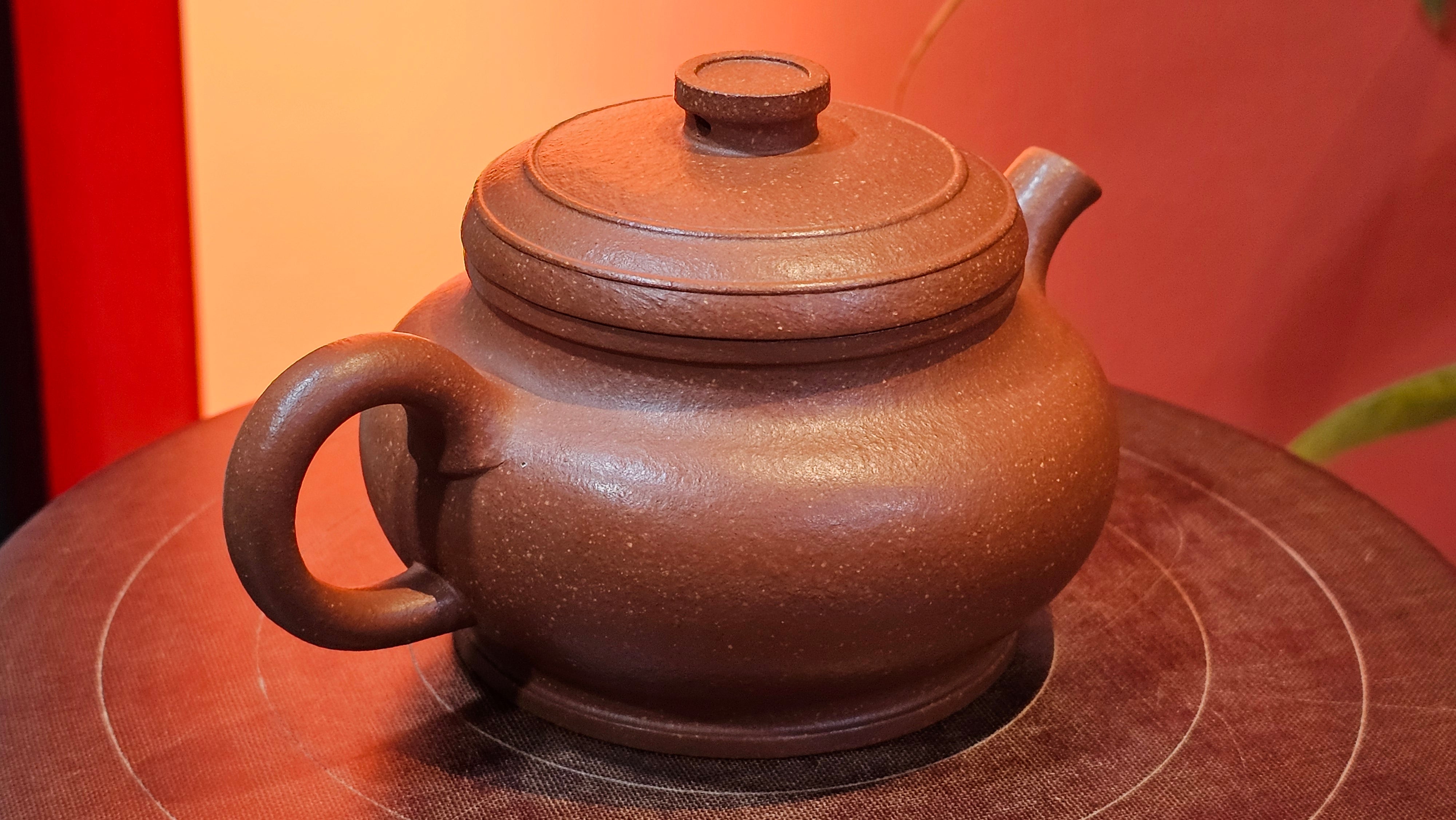 Song Jin Hu《颂金壶》, 153.6ml, Hong Jiang Po Ni 红降坡泥, by Craftsman Chen Gui Zhi 陈桂枝。(Red JiangPoNi rarer than Yellow JiangPoNi, XiaoMeiYao & ZhaoZhuang ZhuNi) ~!Congratulations to Mr A.T., A.C., 1945hrs 4th Oct 2025, München, Germany🇩🇪!