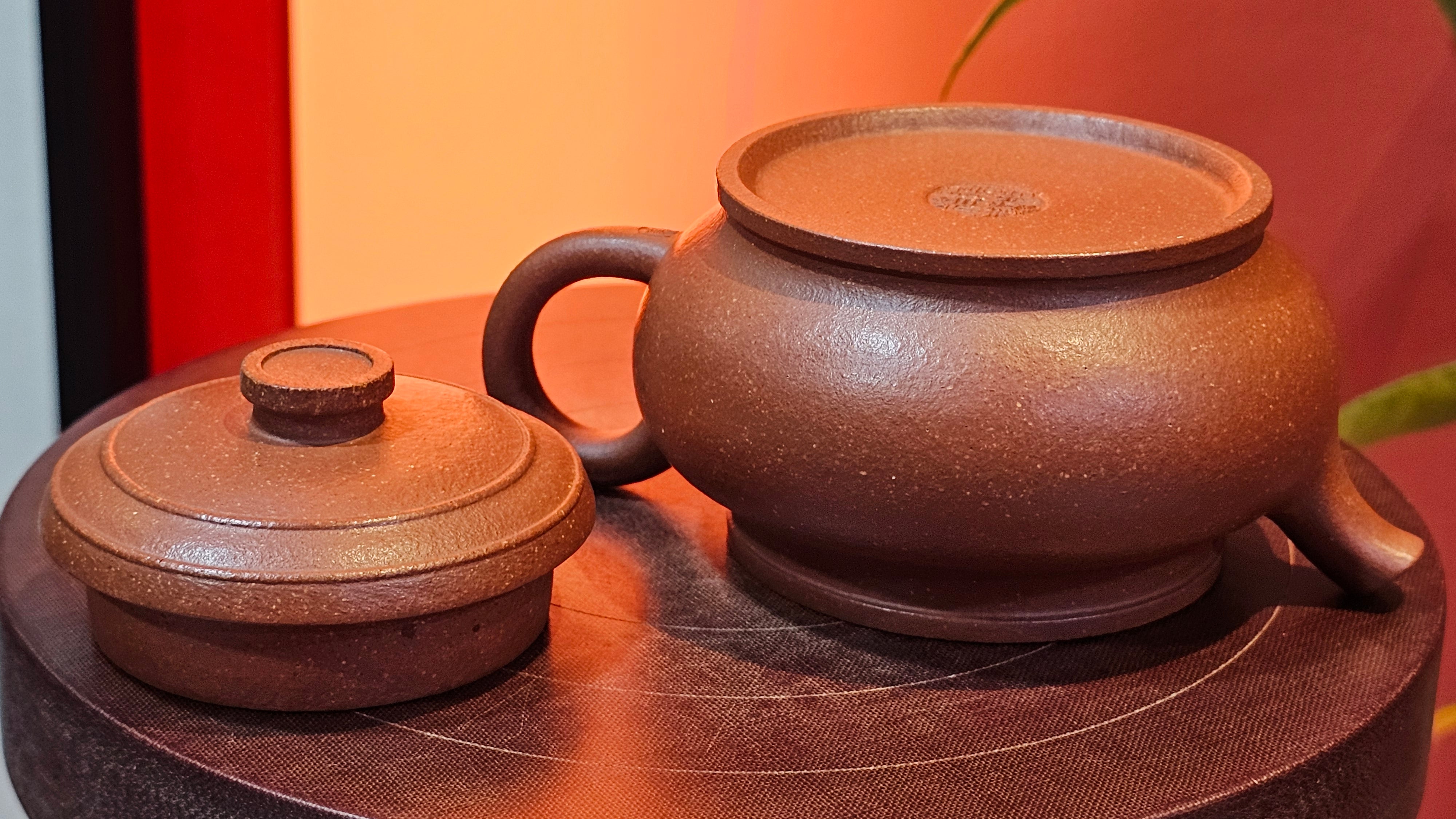 Song Jin Hu《颂金壶》, 153.6ml, Hong Jiang Po Ni 红降坡泥, by Craftsman Chen Gui Zhi 陈桂枝。(Red JiangPoNi rarer than Yellow JiangPoNi, XiaoMeiYao & ZhaoZhuang ZhuNi) ~!Congratulations to Mr A.T., A.C., 1945hrs 4th Oct 2025, München, Germany🇩🇪!