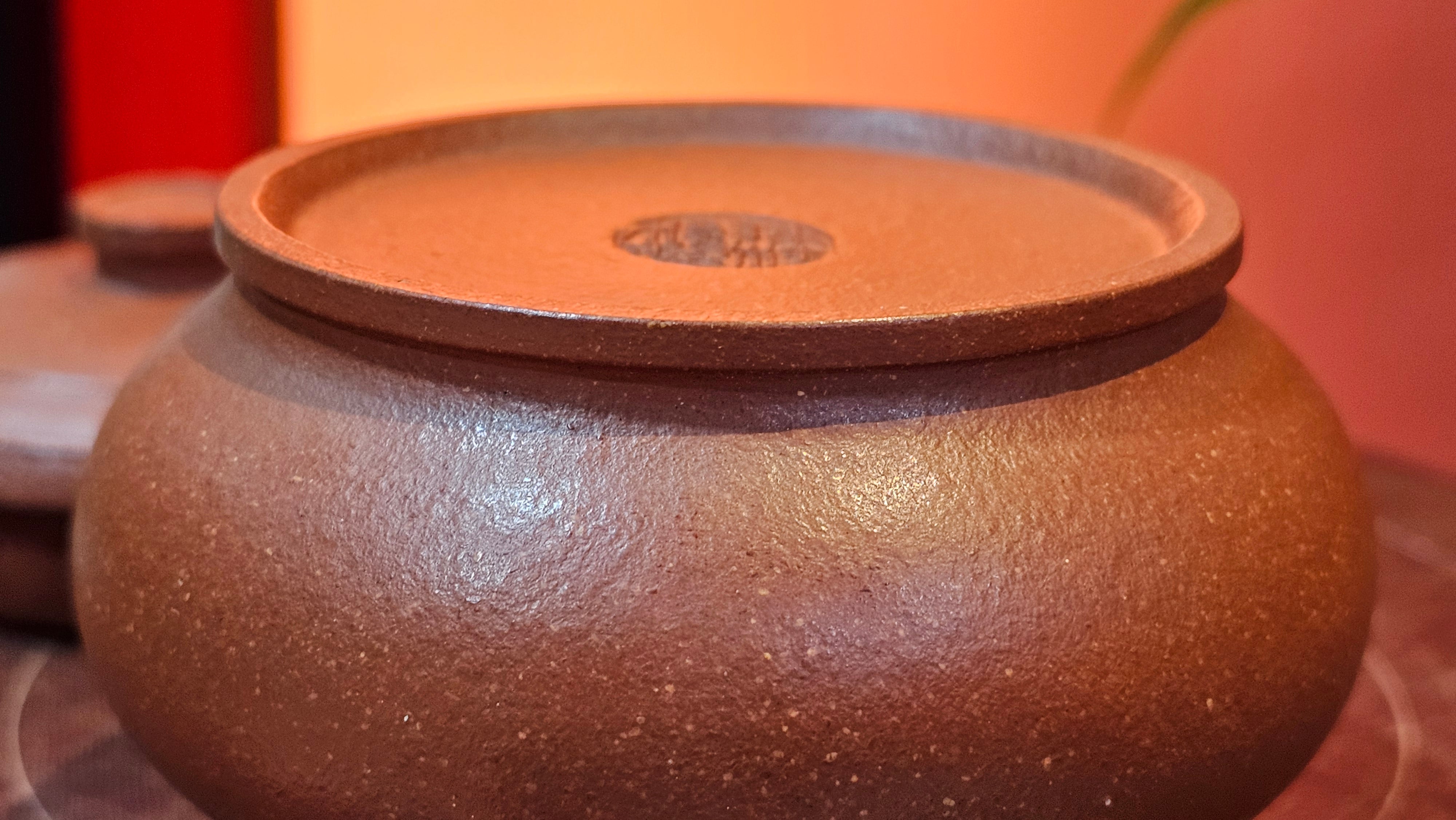 Song Jin Hu《颂金壶》, 153.6ml, Hong Jiang Po Ni 红降坡泥, by Craftsman Chen Gui Zhi 陈桂枝。(Red JiangPoNi rarer than Yellow JiangPoNi, XiaoMeiYao & ZhaoZhuang ZhuNi) ~!Congratulations to Mr A.T., A.C., 1945hrs 4th Oct 2025, München, Germany🇩🇪!