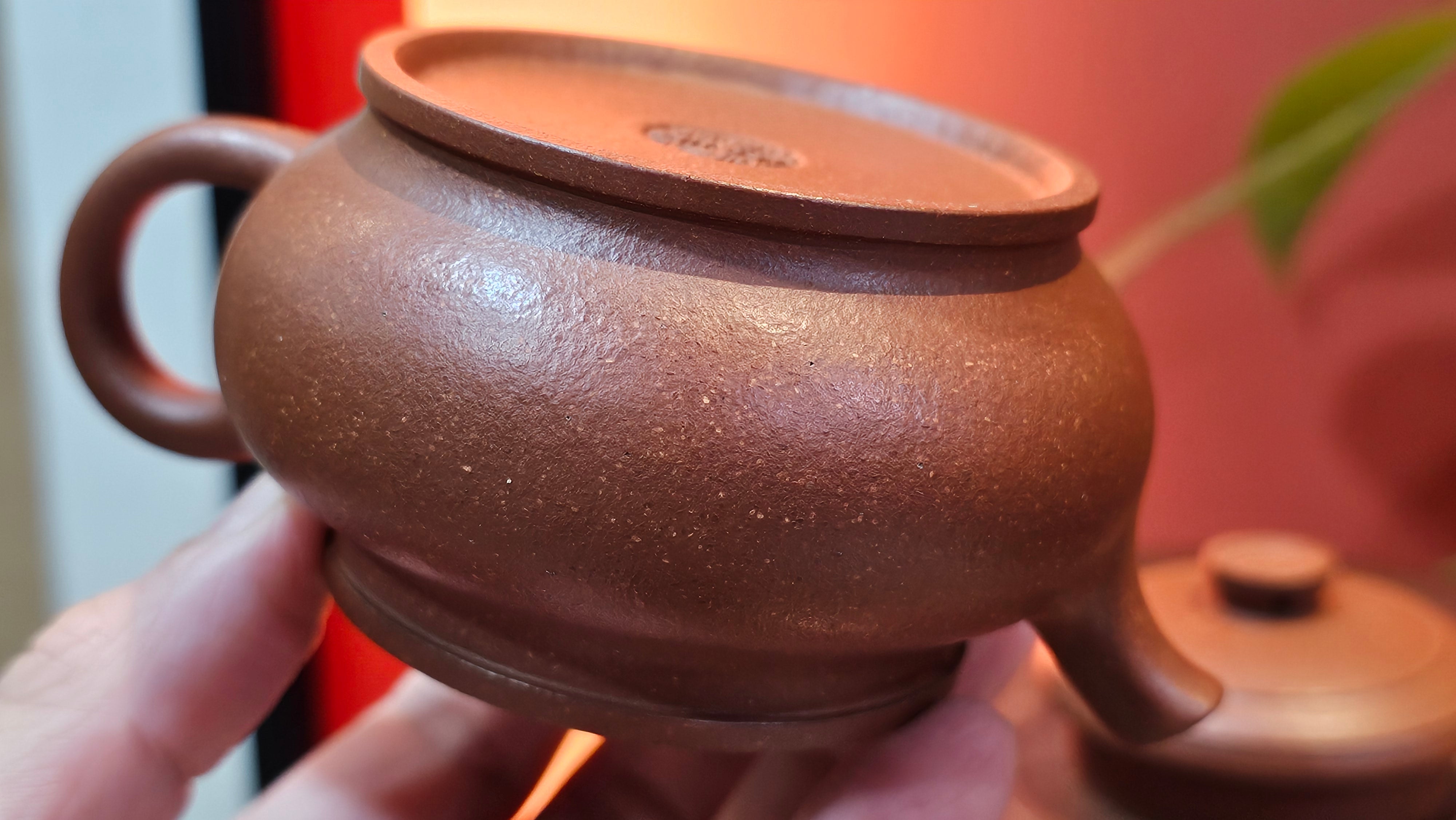 Song Jin Hu《颂金壶》, 153.6ml, Hong Jiang Po Ni 红降坡泥, by Craftsman Chen Gui Zhi 陈桂枝。(Red JiangPoNi rarer than Yellow JiangPoNi, XiaoMeiYao & ZhaoZhuang ZhuNi) ~!Congratulations to Mr A.T., A.C., 1945hrs 4th Oct 2025, München, Germany🇩🇪!