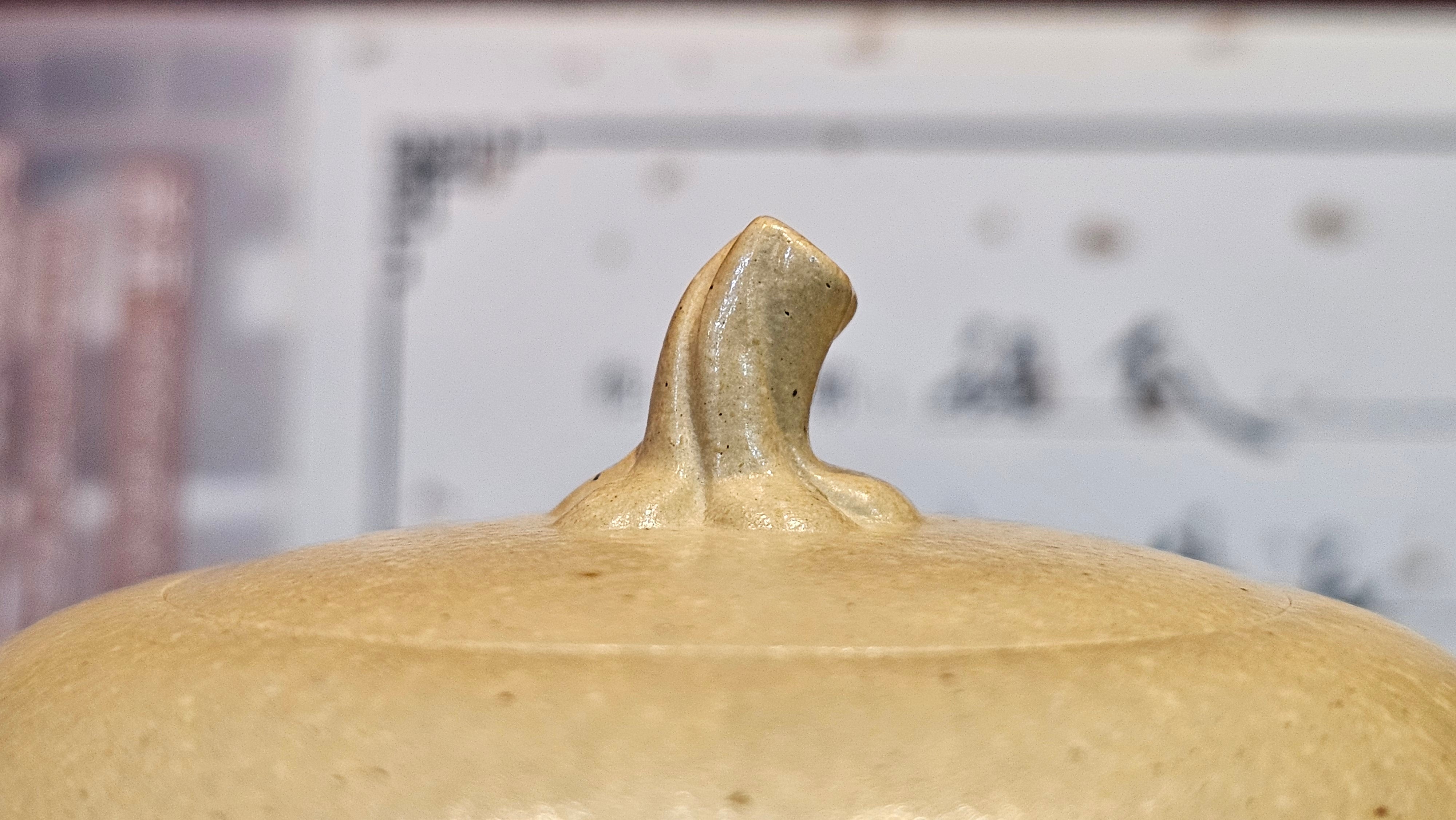 Commissioned work for Ms S.Muller: ZiSha work《甜瓜》"Tian Gua" 210ml, made with Cao Family's 100% BenShan LüNi 本山绿泥, crafted by L4 Assoc Master Artist Zhang Ke 助理工艺美术师, 张轲 ~ COMPLETED and CONGRATULATIONS to Ms S.Muller, Velden! The Netherlands🇳🇱.