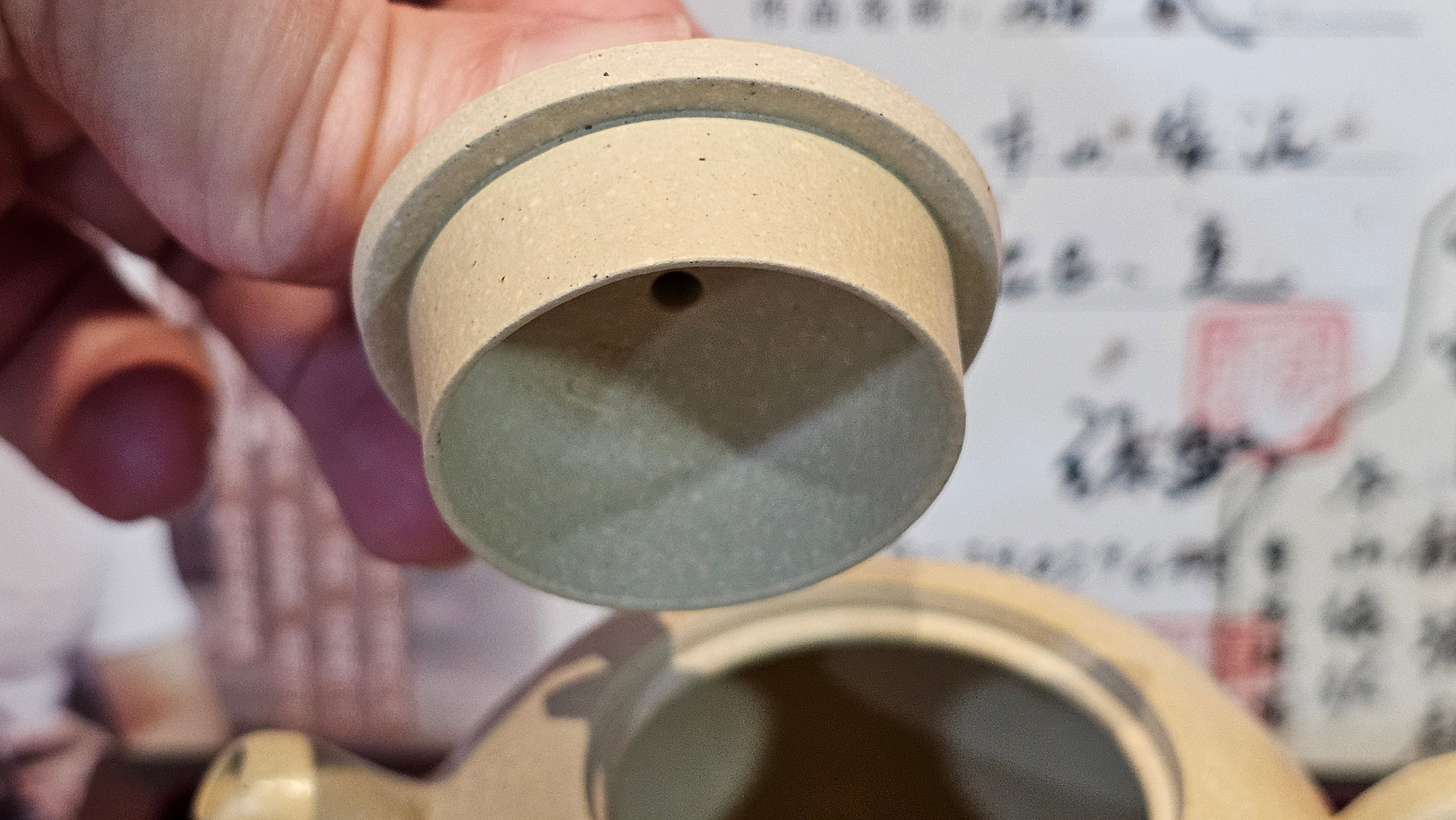 Commissioned work for Ms S.Muller: ZiSha work《甜瓜》"Tian Gua" 210ml, made with Cao Family's 100% BenShan LüNi 本山绿泥, crafted by L4 Assoc Master Artist Zhang Ke 助理工艺美术师, 张轲 ~ COMPLETED and CONGRATULATIONS to Ms S.Muller, Velden! The Netherlands🇳🇱.