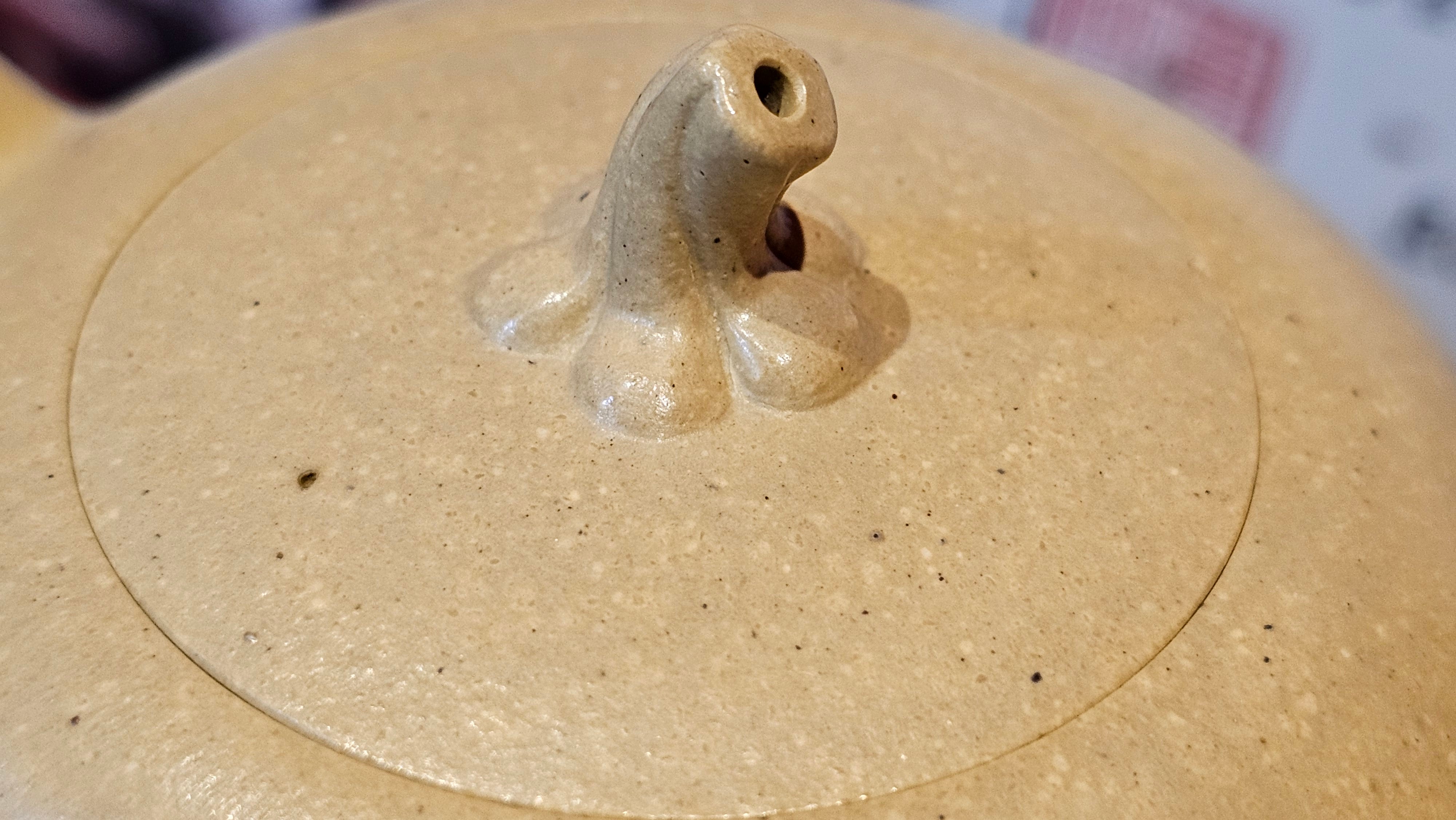 Commissioned work for Ms S.Muller: ZiSha work《甜瓜》"Tian Gua" 210ml, made with Cao Family's 100% BenShan LüNi 本山绿泥, crafted by L4 Assoc Master Artist Zhang Ke 助理工艺美术师, 张轲 ~ COMPLETED and CONGRATULATIONS to Ms S.Muller, Velden! The Netherlands🇳🇱.