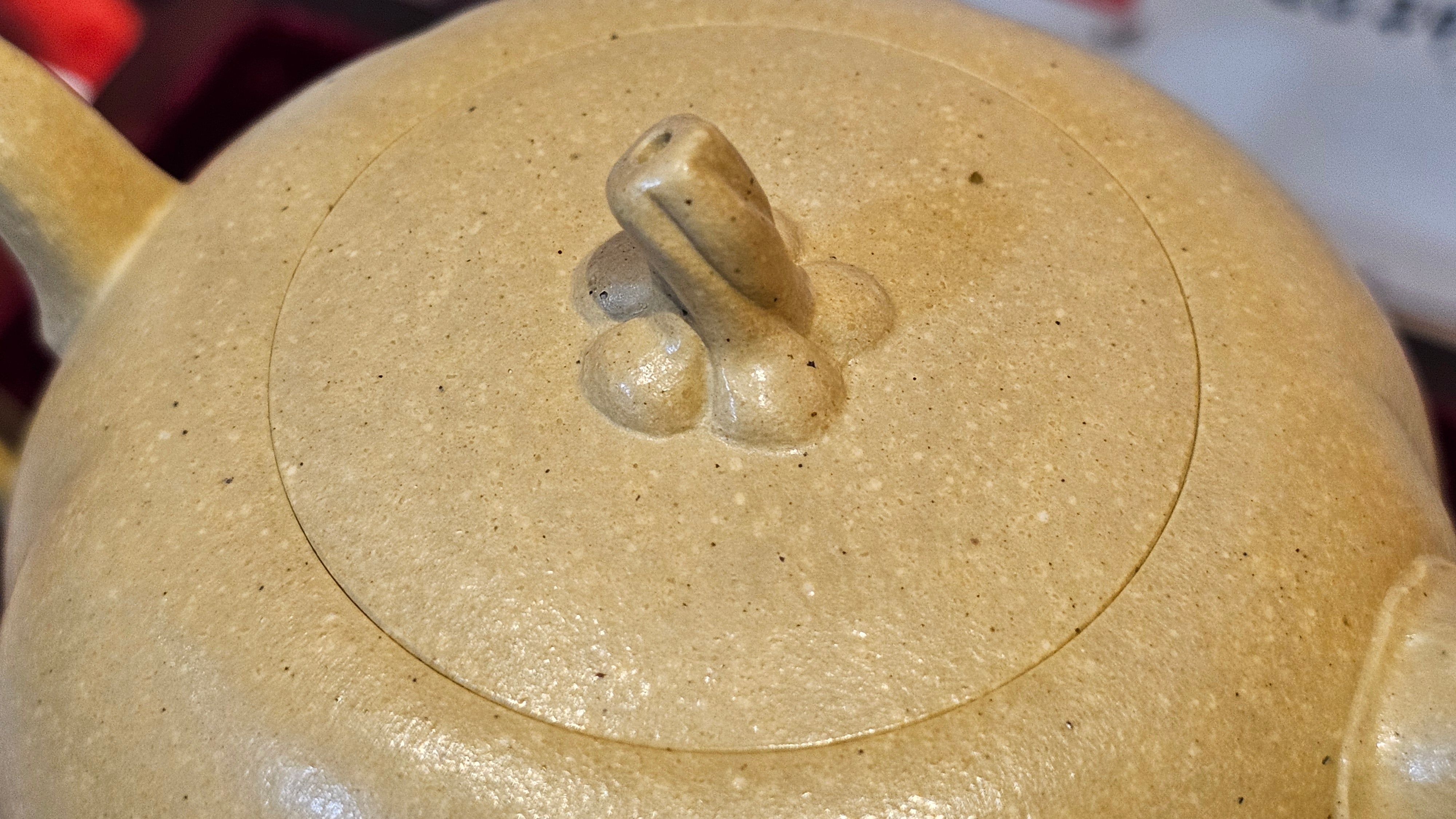 Commissioned work for Ms S.Muller: ZiSha work《甜瓜》"Tian Gua" 210ml, made with Cao Family's 100% BenShan LüNi 本山绿泥, crafted by L4 Assoc Master Artist Zhang Ke 助理工艺美术师, 张轲 ~ COMPLETED and CONGRATULATIONS to Ms S.Muller, Velden! The Netherlands🇳🇱.