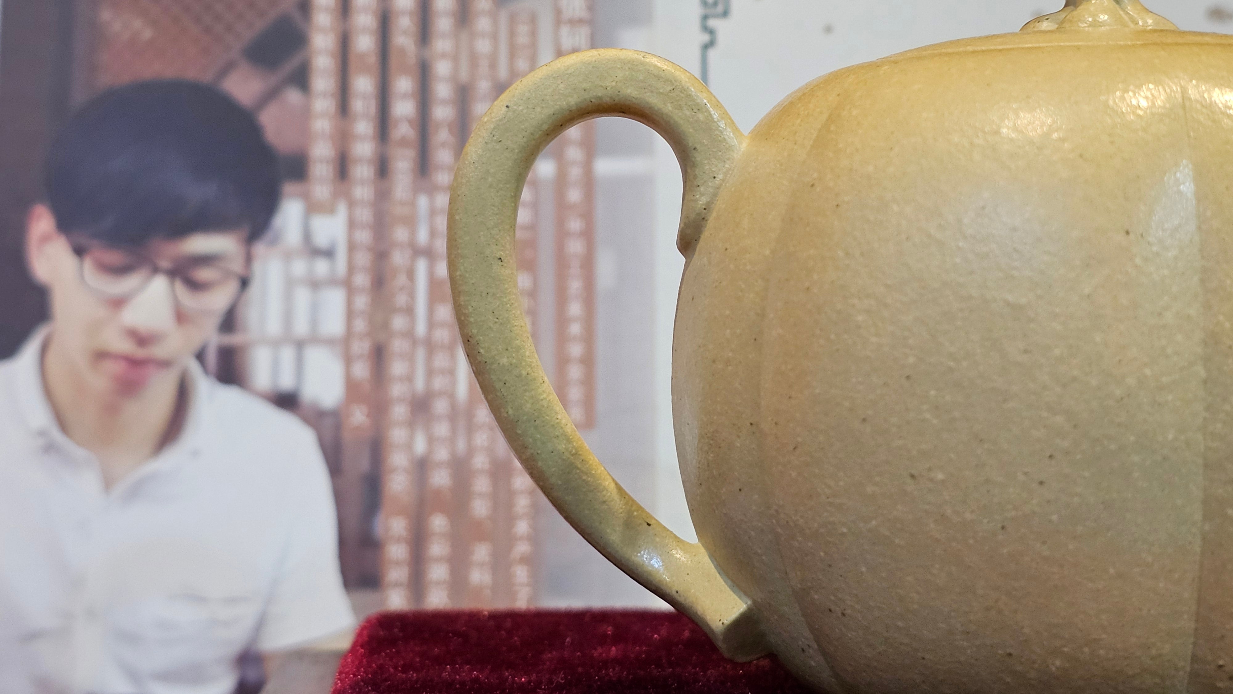 Commissioned work for Ms S.Muller: ZiSha work《甜瓜》"Tian Gua" 210ml, made with Cao Family's 100% BenShan LüNi 本山绿泥, crafted by L4 Assoc Master Artist Zhang Ke 助理工艺美术师, 张轲 ~ COMPLETED and CONGRATULATIONS to Ms S.Muller, Velden! The Netherlands🇳🇱.