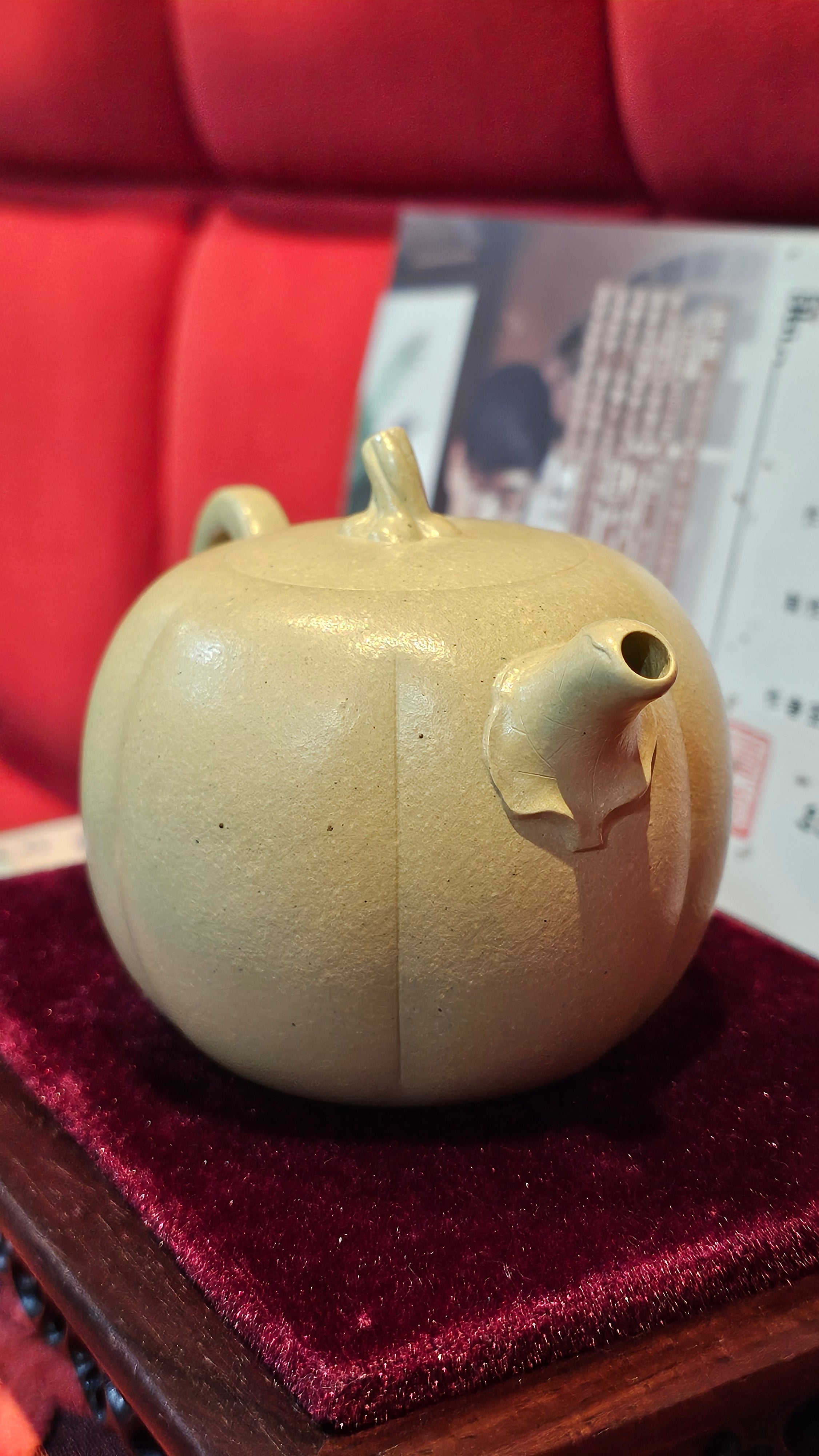 Commissioned work for Ms S.Muller: ZiSha work《甜瓜》"Tian Gua" 210ml, made with Cao Family's 100% BenShan LüNi 本山绿泥, crafted by L4 Assoc Master Artist Zhang Ke 助理工艺美术师, 张轲 ~ COMPLETED and CONGRATULATIONS to Ms S.Muller, Velden! The Netherlands🇳🇱.