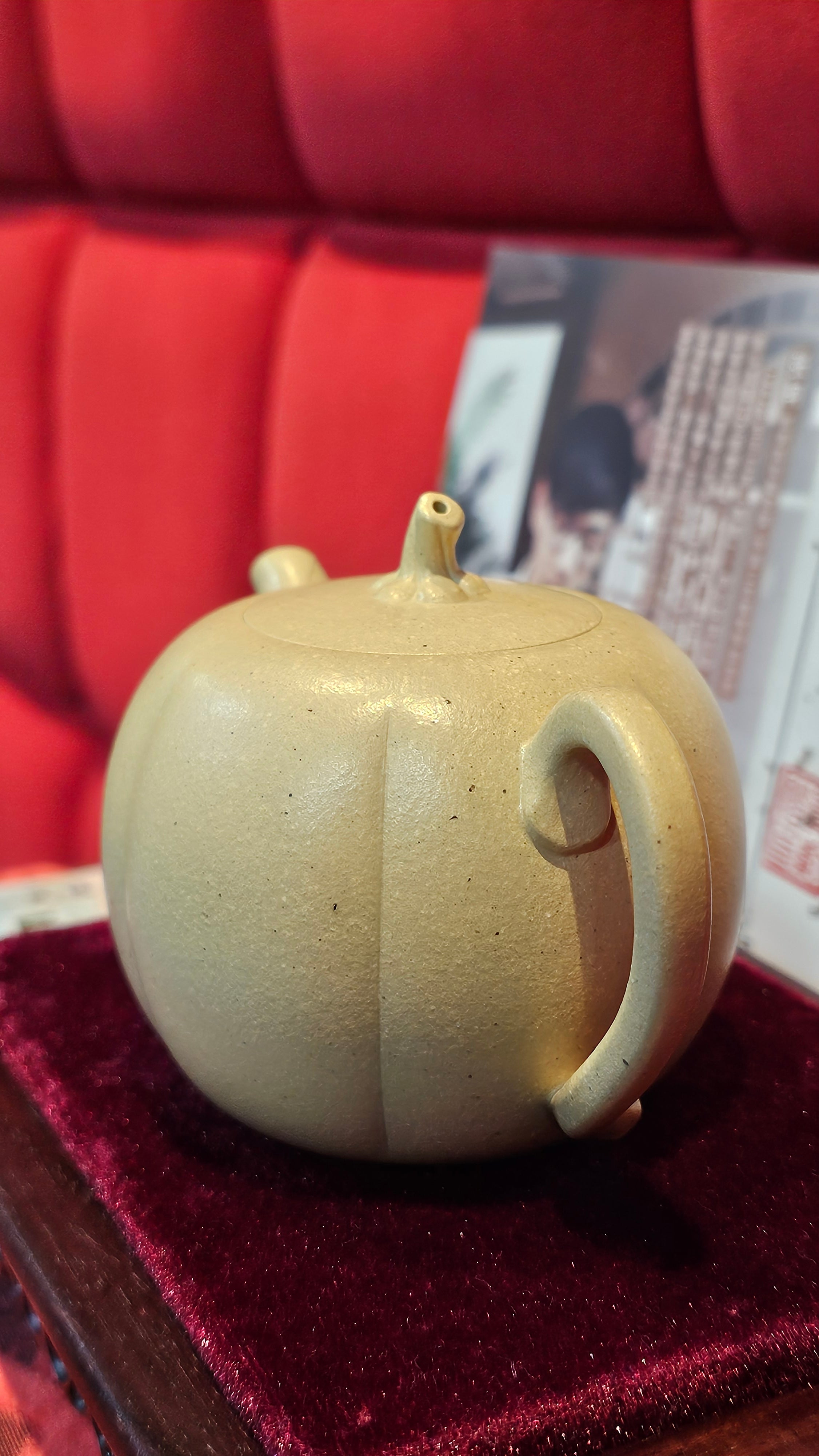 Commissioned work for Ms S.Muller: ZiSha work《甜瓜》"Tian Gua" 210ml, made with Cao Family's 100% BenShan LüNi 本山绿泥, crafted by L4 Assoc Master Artist Zhang Ke 助理工艺美术师, 张轲 ~ COMPLETED and CONGRATULATIONS to Ms S.Muller, Velden! The Netherlands🇳🇱.