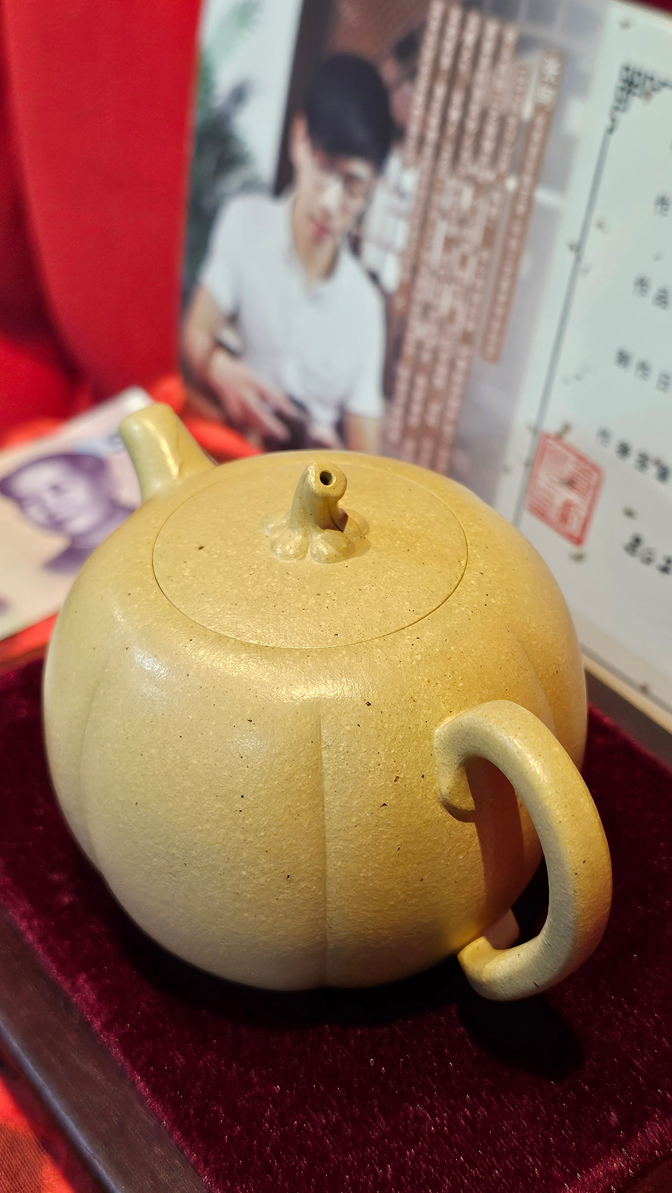 Commissioned work for Ms S.Muller: ZiSha work《甜瓜》"Tian Gua" 210ml, made with Cao Family's 100% BenShan LüNi 本山绿泥, crafted by L4 Assoc Master Artist Zhang Ke 助理工艺美术师, 张轲 ~ COMPLETED and CONGRATULATIONS to Ms S.Muller, Velden! The Netherlands🇳🇱.