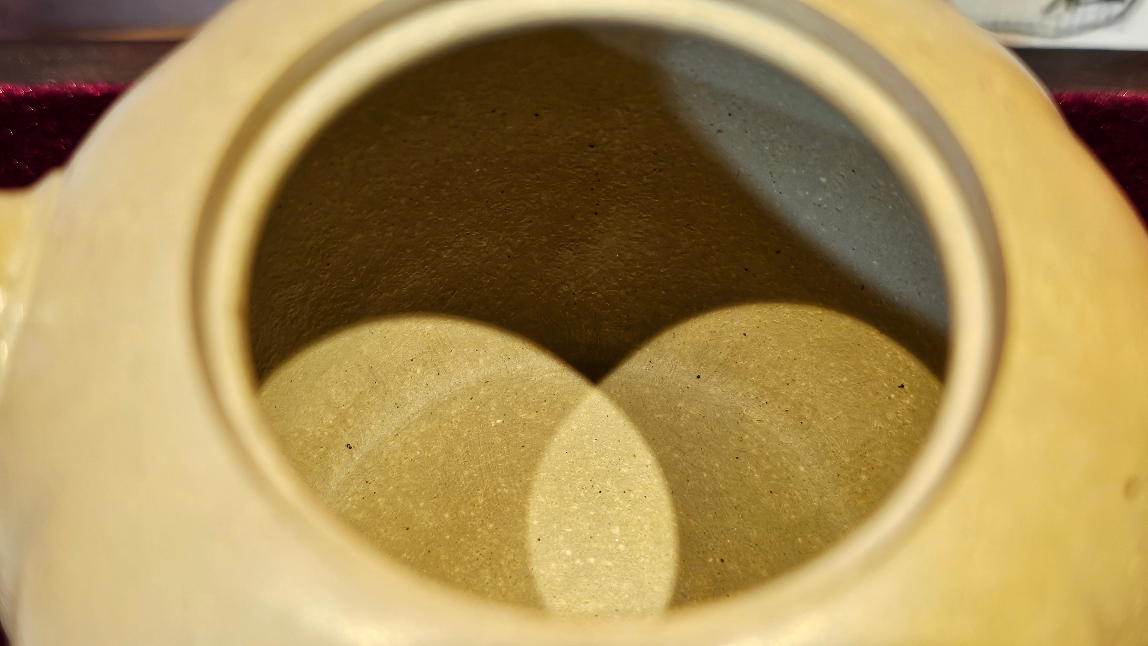 Commissioned work for Ms S.Muller: ZiSha work《甜瓜》"Tian Gua" 210ml, made with Cao Family's 100% BenShan LüNi 本山绿泥, crafted by L4 Assoc Master Artist Zhang Ke 助理工艺美术师, 张轲 ~ COMPLETED and CONGRATULATIONS to Ms S.Muller, Velden! The Netherlands🇳🇱.