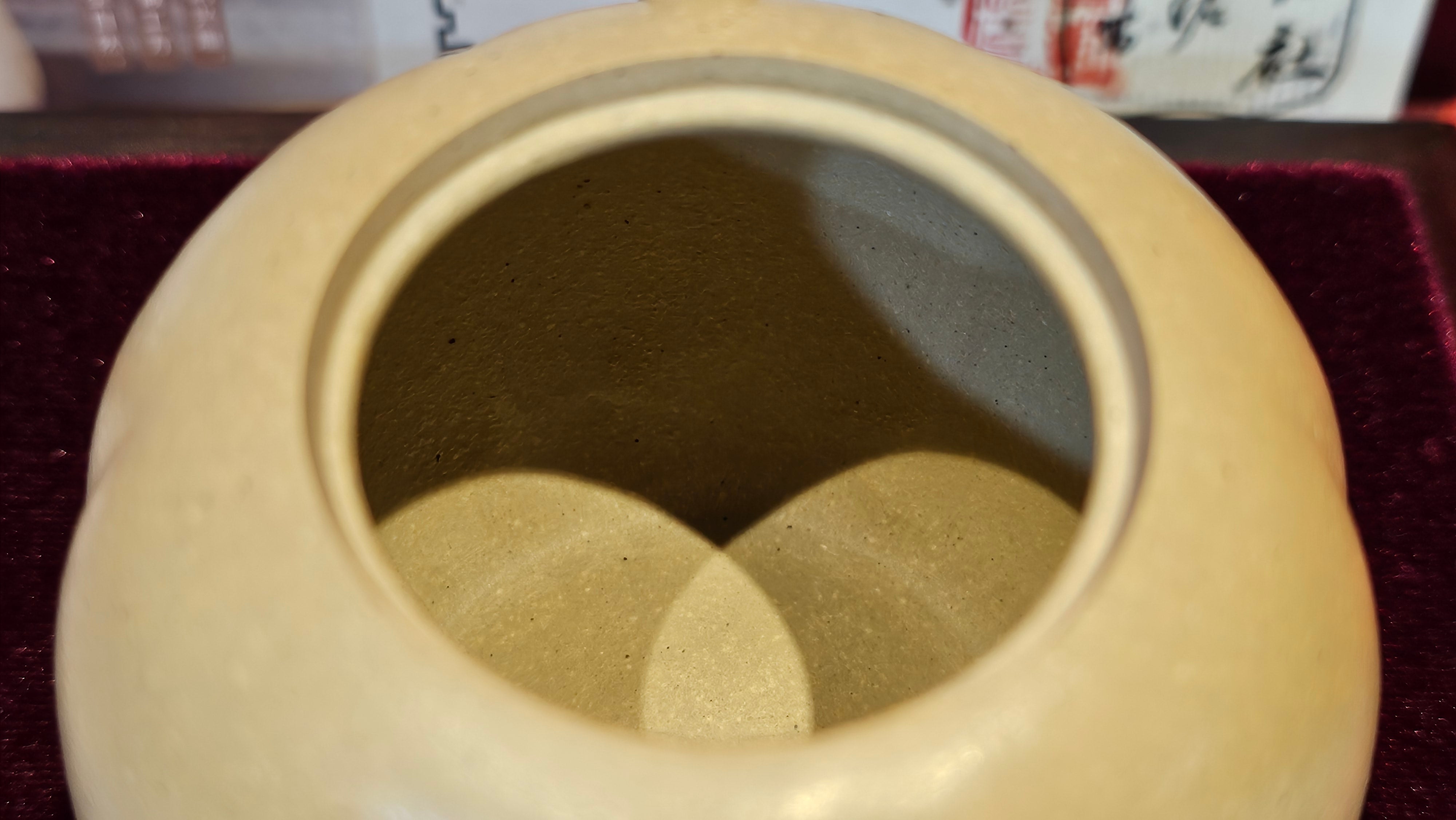 Commissioned work for Ms S.Muller: ZiSha work《甜瓜》"Tian Gua" 210ml, made with Cao Family's 100% BenShan LüNi 本山绿泥, crafted by L4 Assoc Master Artist Zhang Ke 助理工艺美术师, 张轲 ~ COMPLETED and CONGRATULATIONS to Ms S.Muller, Velden! The Netherlands🇳🇱.