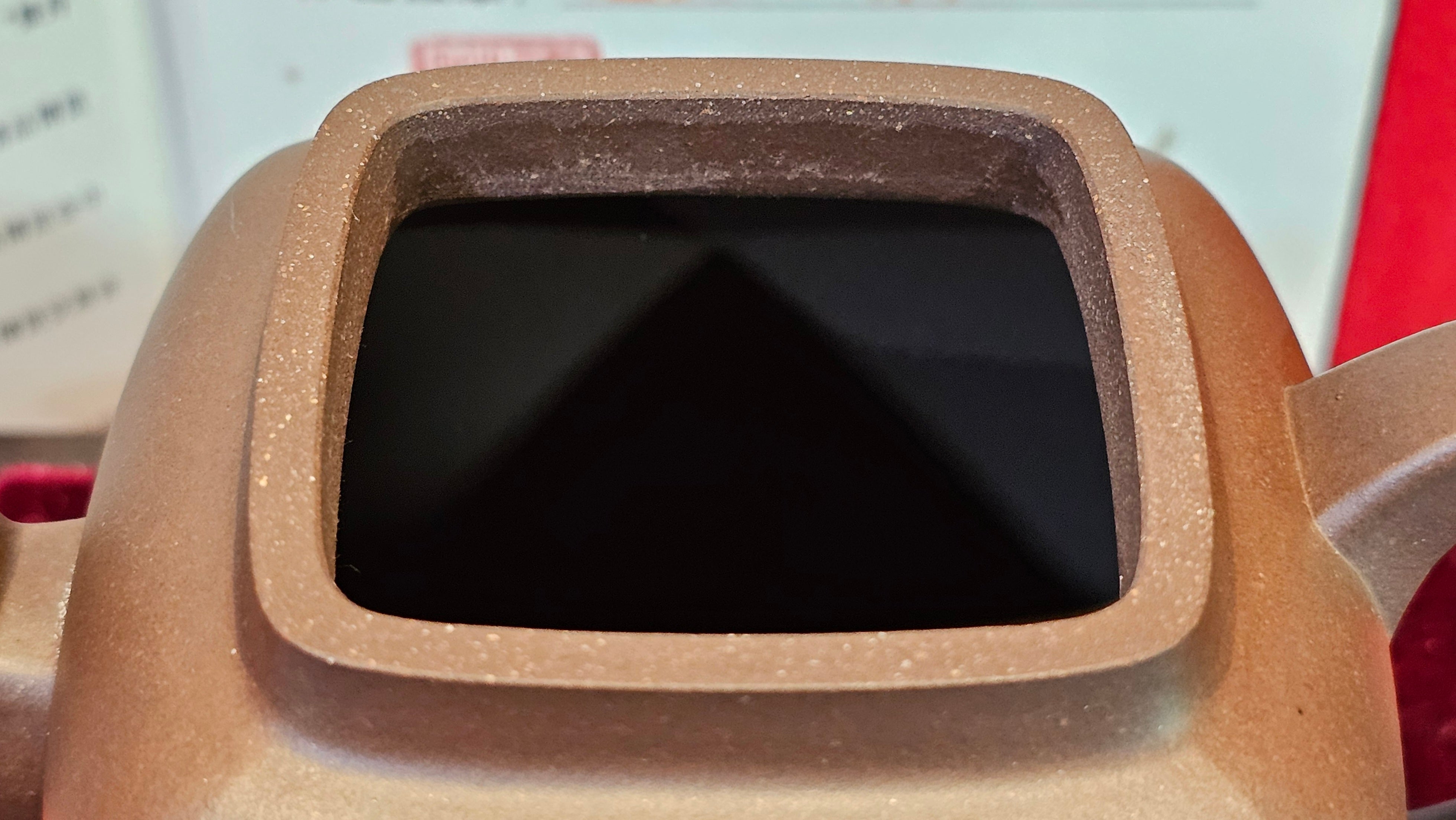 《鸣远四方》"Ming Yuan Si Fang", 351.1ml, Di Cao Qing Zi Ni, by L2A Senior Consummate Artist Yuan Hui 高级振兴技艺师兼高级工艺美术师～袁辉 ~!Congratulations!to Mr H.! 0146hrs 10th Oct 2025, Baldwin Park! CA.