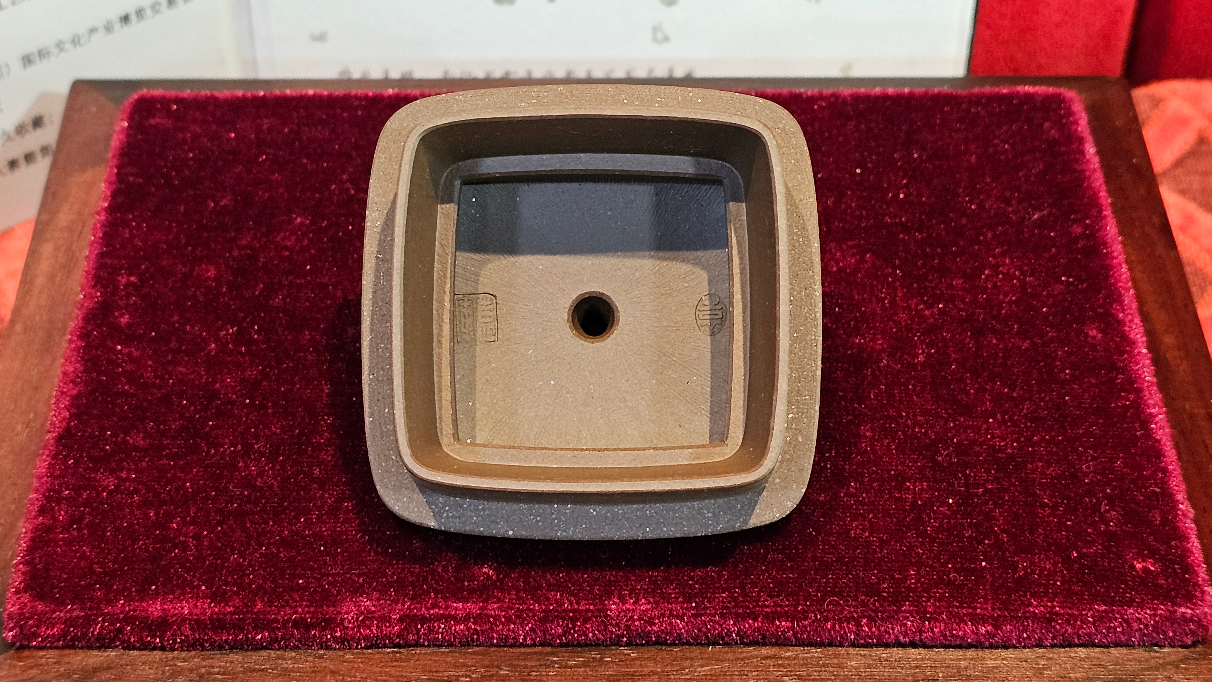 《鸣远四方》"Ming Yuan Si Fang", 351.1ml, Di Cao Qing Zi Ni, by L2A Senior Consummate Artist Yuan Hui 高级振兴技艺师兼高级工艺美术师～袁辉 ~!Congratulations!to Mr H.! 0146hrs 10th Oct 2025, Baldwin Park! CA.