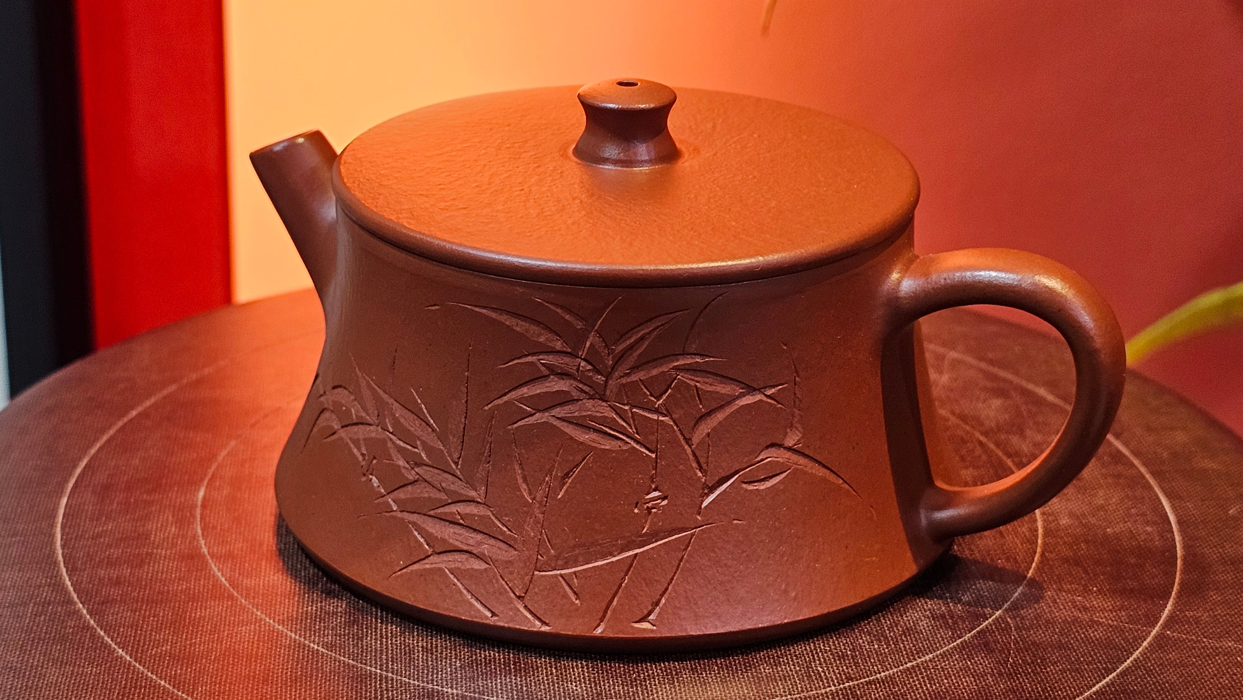 Yun Zhu 云柱 "Pillar of the Heavens", 138.2ml, Xiao Mei Yao Zhu Ni, by Craftsman Wang Hui 王慧 ~ "劲竹凌风" and Bamboo Engraving by Craftsman Yi De Shu 一德书 ~!Congratulations to Mr J.D.! 2059hts 7th Oct 2025, CO!