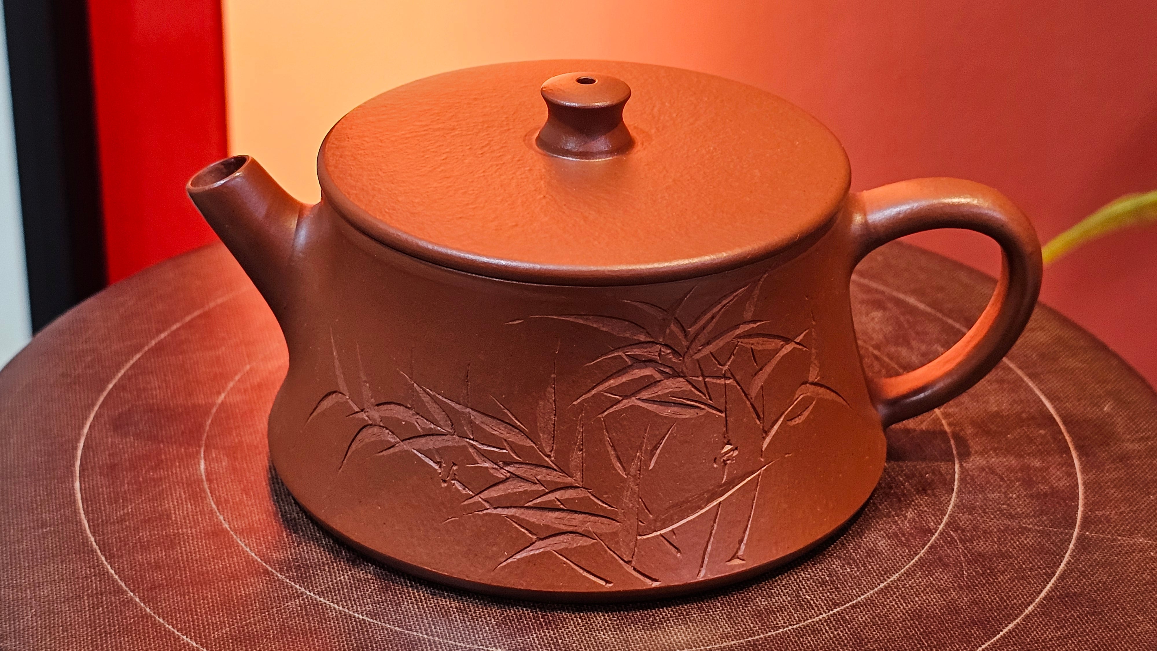 Yun Zhu 云柱 "Pillar of the Heavens", 138.2ml, Xiao Mei Yao Zhu Ni, by Craftsman Wang Hui 王慧 ~ "劲竹凌风" and Bamboo Engraving by Craftsman Yi De Shu 一德书 ~!Congratulations to Mr J.D.! 2059hts 7th Oct 2025, CO!