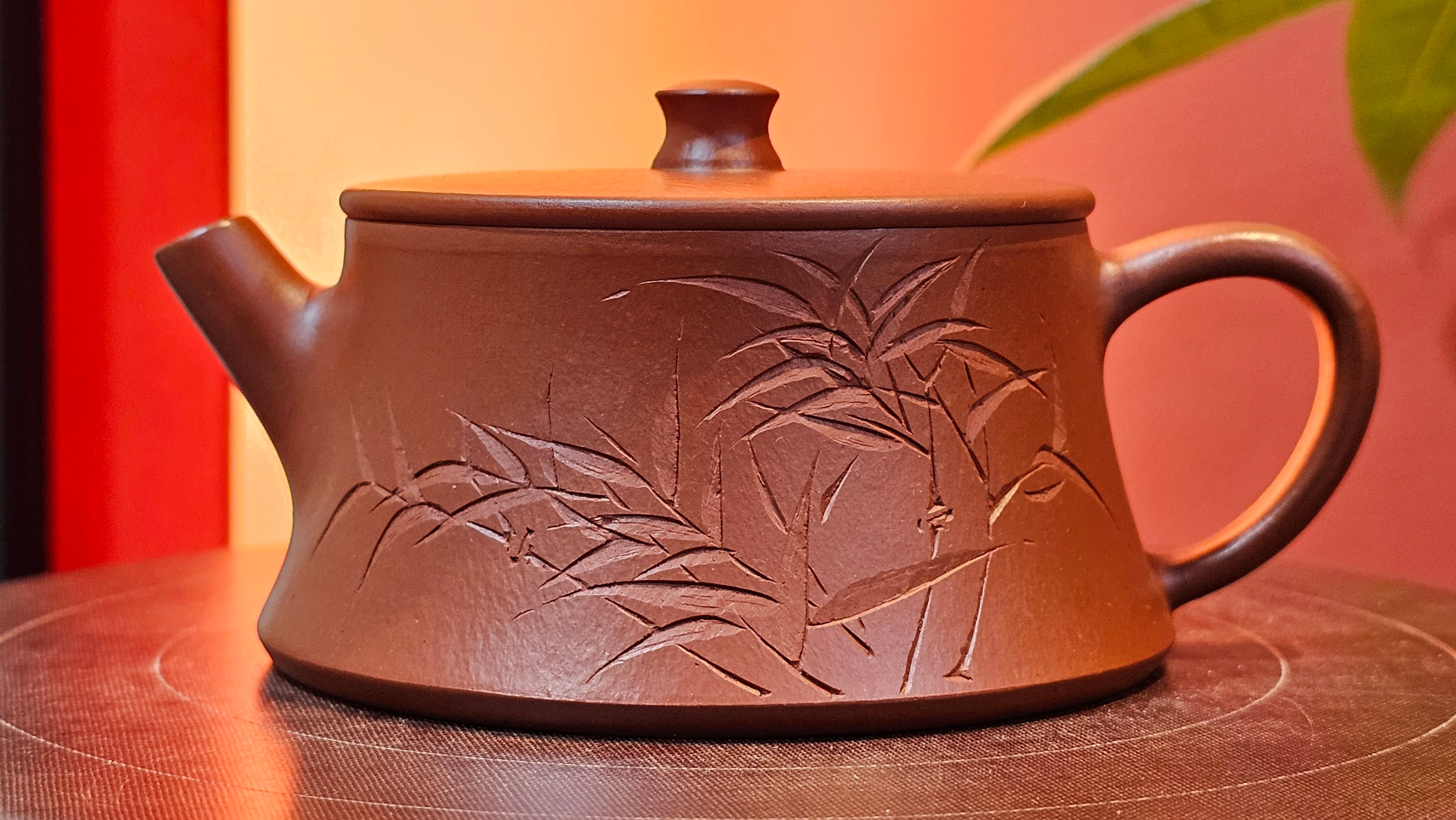 Yun Zhu 云柱 "Pillar of the Heavens", 138.2ml, Xiao Mei Yao Zhu Ni, by Craftsman Wang Hui 王慧 ~ "劲竹凌风" and Bamboo Engraving by Craftsman Yi De Shu 一德书 ~!Congratulations to Mr J.D.! 2059hts 7th Oct 2025, CO!