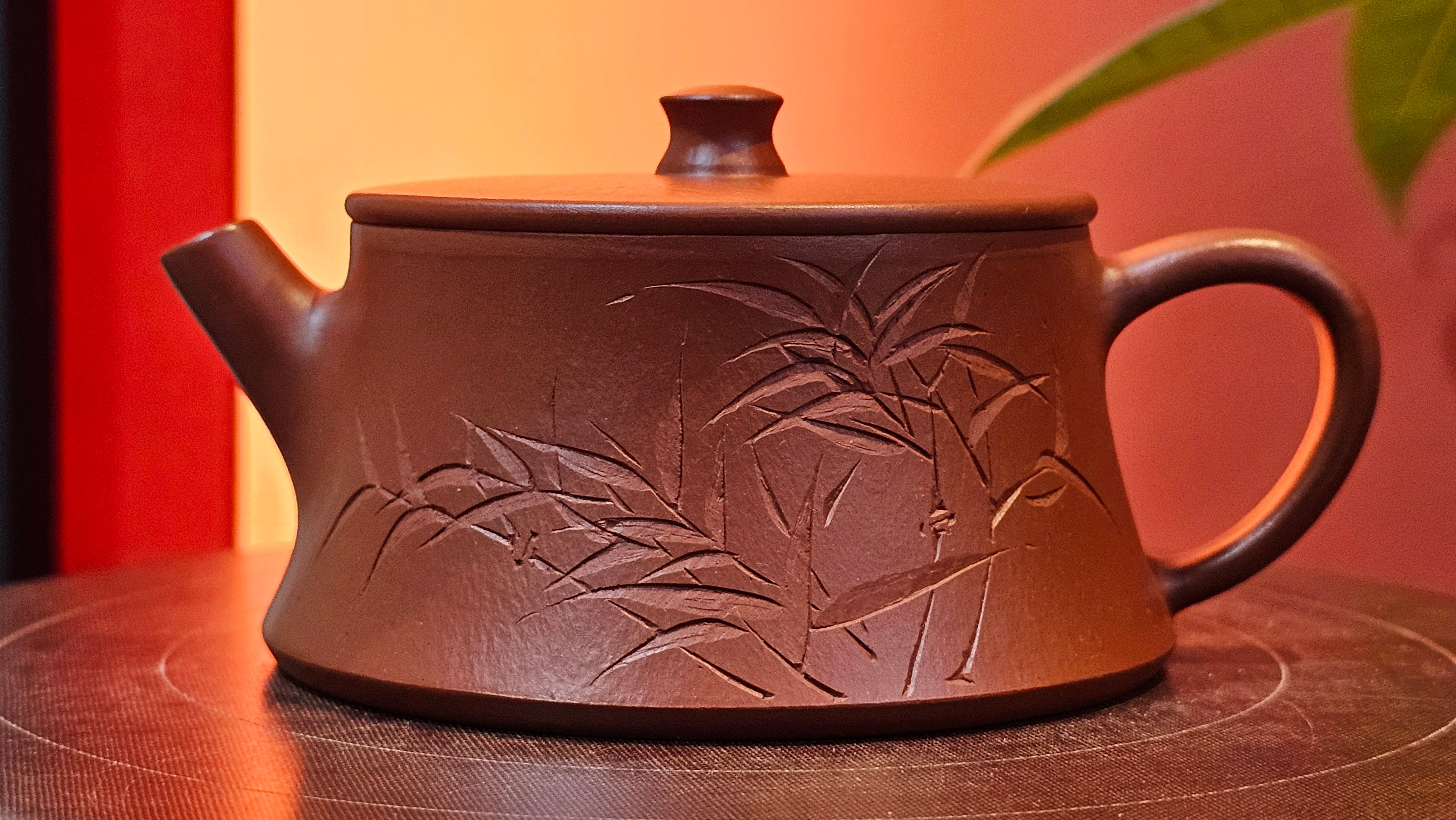 Yun Zhu 云柱 "Pillar of the Heavens", 138.2ml, Xiao Mei Yao Zhu Ni, by Craftsman Wang Hui 王慧 ~ "劲竹凌风" and Bamboo Engraving by Craftsman Yi De Shu 一德书 ~!Congratulations to Mr J.D.! 2059hts 7th Oct 2025, CO!