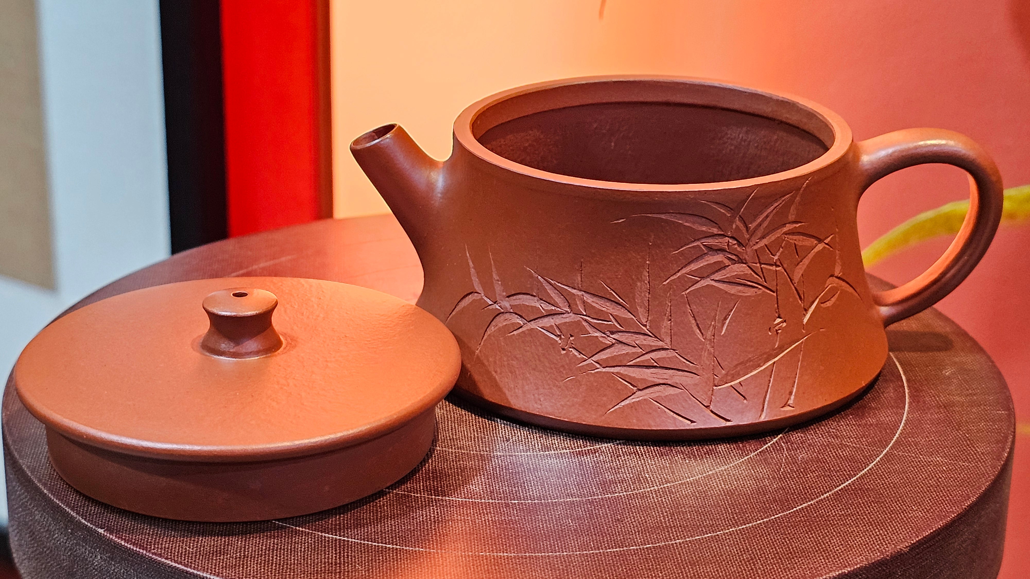 Yun Zhu 云柱 "Pillar of the Heavens", 138.2ml, Xiao Mei Yao Zhu Ni, by Craftsman Wang Hui 王慧 ~ "劲竹凌风" and Bamboo Engraving by Craftsman Yi De Shu 一德书 ~!Congratulations to Mr J.D.! 2059hts 7th Oct 2025, CO!