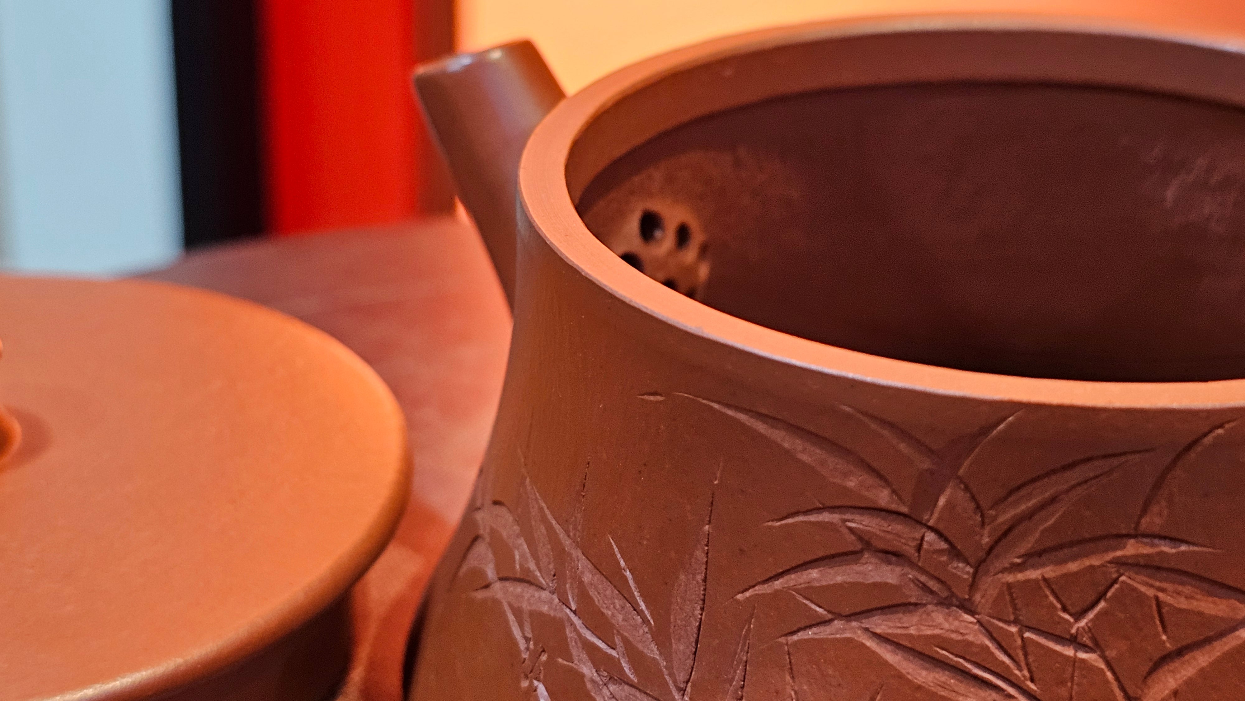 Yun Zhu 云柱 "Pillar of the Heavens", 138.2ml, Xiao Mei Yao Zhu Ni, by Craftsman Wang Hui 王慧 ~ "劲竹凌风" and Bamboo Engraving by Craftsman Yi De Shu 一德书 ~!Congratulations to Mr J.D.! 2059hts 7th Oct 2025, CO!