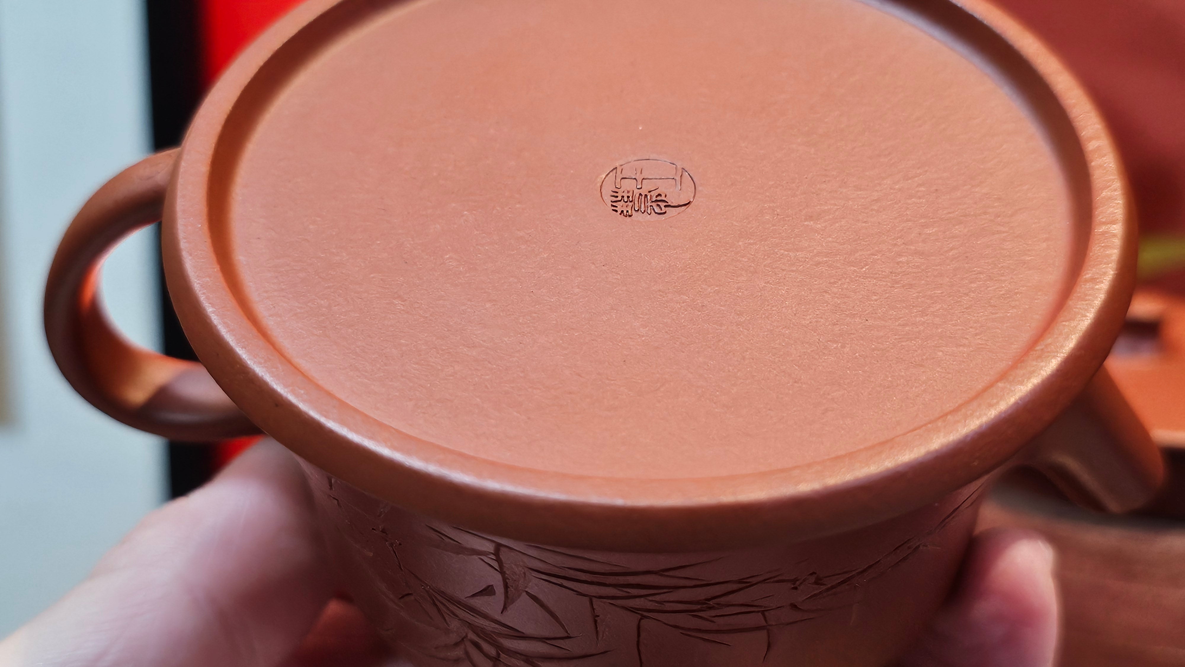 Yun Zhu 云柱 "Pillar of the Heavens", 138.2ml, Xiao Mei Yao Zhu Ni, by Craftsman Wang Hui 王慧 ~ "劲竹凌风" and Bamboo Engraving by Craftsman Yi De Shu 一德书 ~!Congratulations to Mr J.D.! 2059hts 7th Oct 2025, CO!