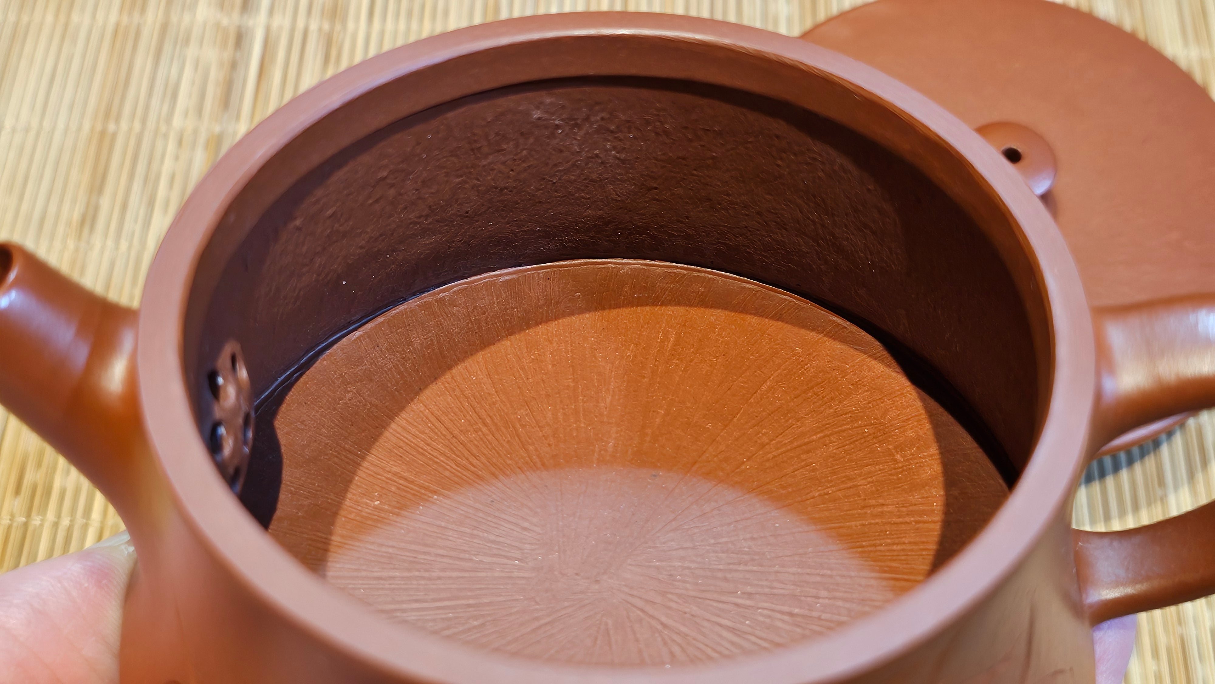 Yun Zhu 云柱 "Pillar of the Heavens", 138.2ml, Xiao Mei Yao Zhu Ni, by Craftsman Wang Hui 王慧 ~ "劲竹凌风" and Bamboo Engraving by Craftsman Yi De Shu 一德书 ~!Congratulations to Mr J.D.! 2059hts 7th Oct 2025, CO!