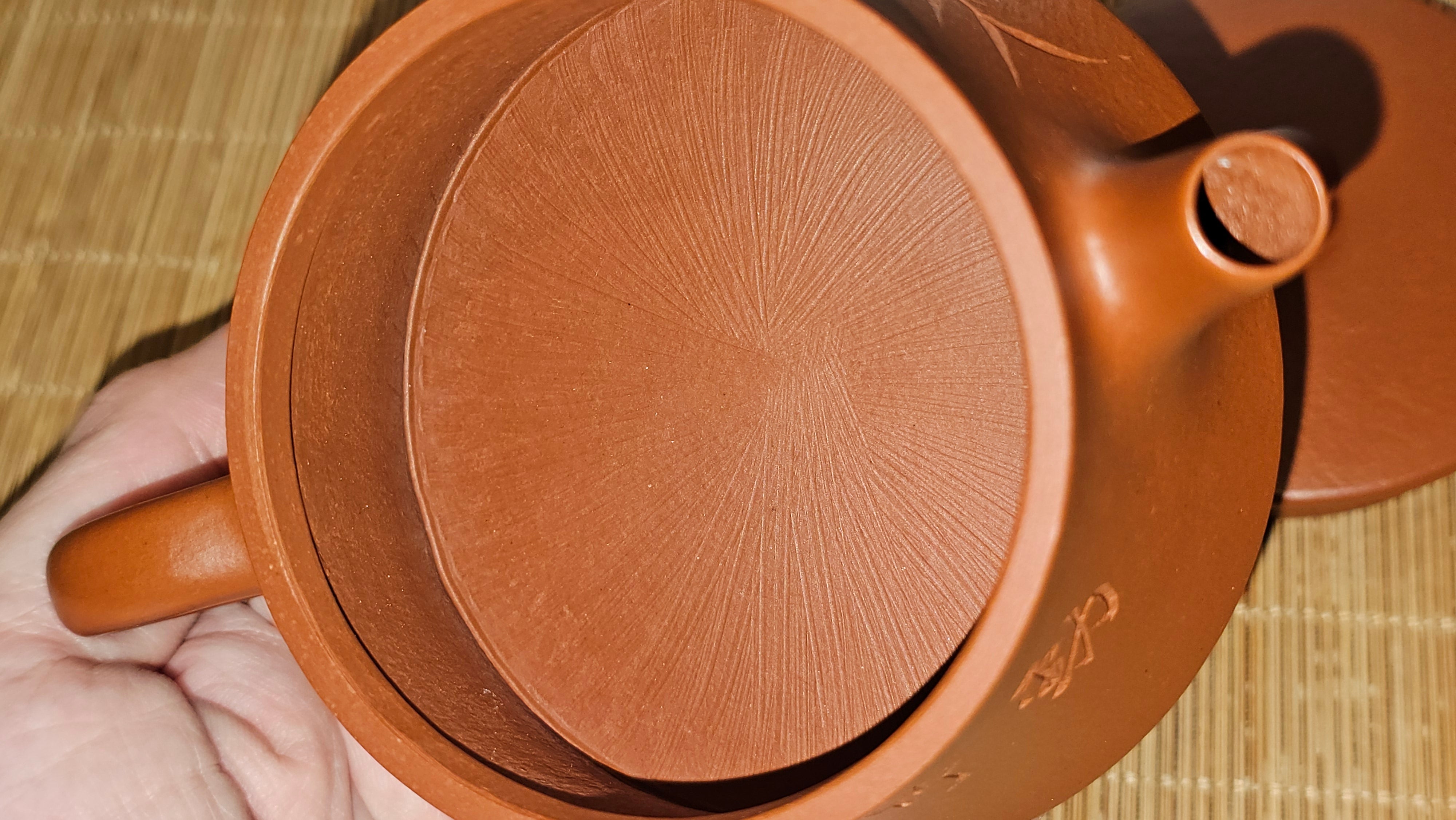 Yun Zhu 云柱 "Pillar of the Heavens", 138.2ml, Xiao Mei Yao Zhu Ni, by Craftsman Wang Hui 王慧 ~ "劲竹凌风" and Bamboo Engraving by Craftsman Yi De Shu 一德书 ~!Congratulations to Mr J.D.! 2059hts 7th Oct 2025, CO!