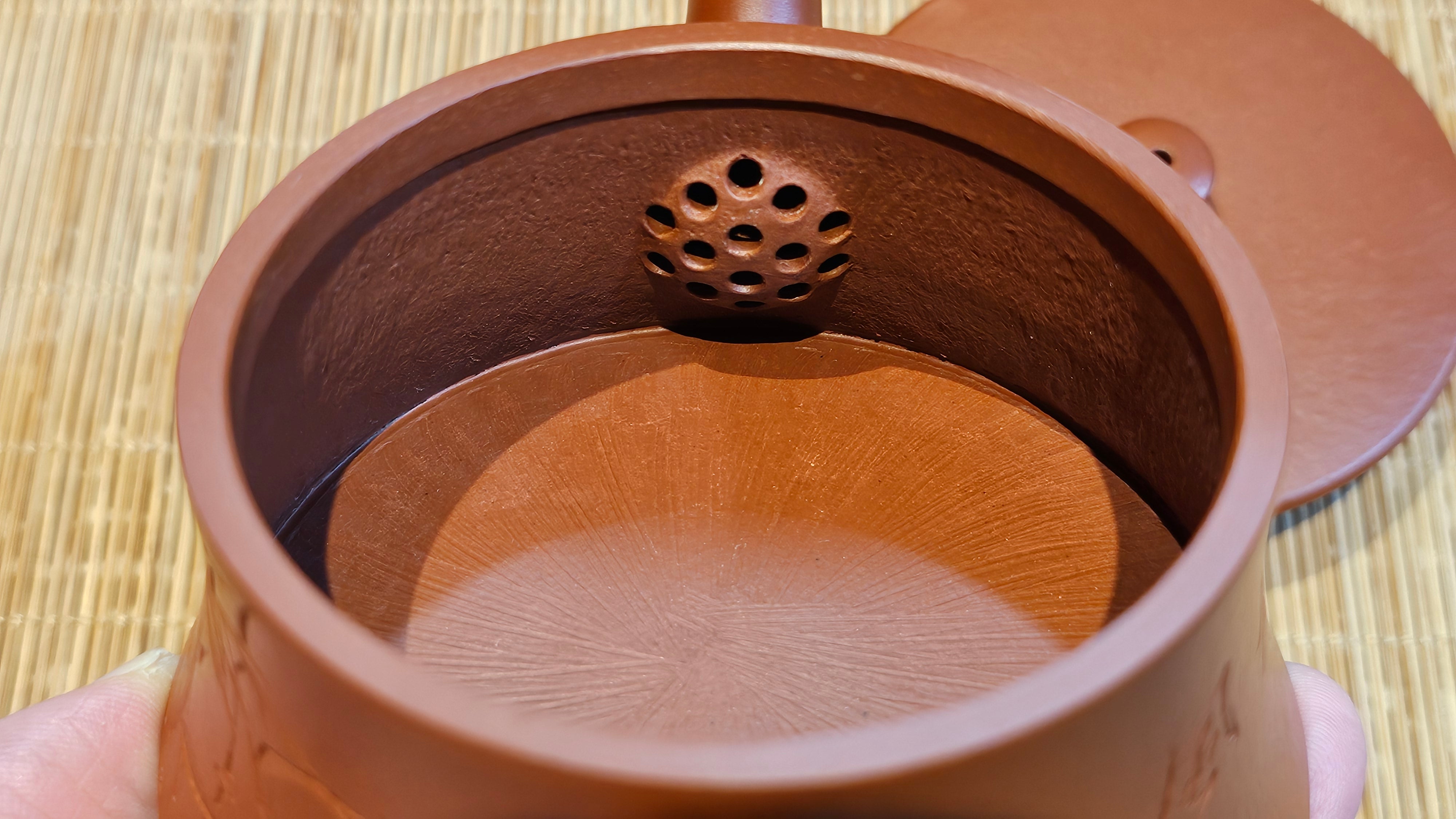 Yun Zhu 云柱 "Pillar of the Heavens", 138.2ml, Xiao Mei Yao Zhu Ni, by Craftsman Wang Hui 王慧 ~ "劲竹凌风" and Bamboo Engraving by Craftsman Yi De Shu 一德书 ~!Congratulations to Mr J.D.! 2059hts 7th Oct 2025, CO!