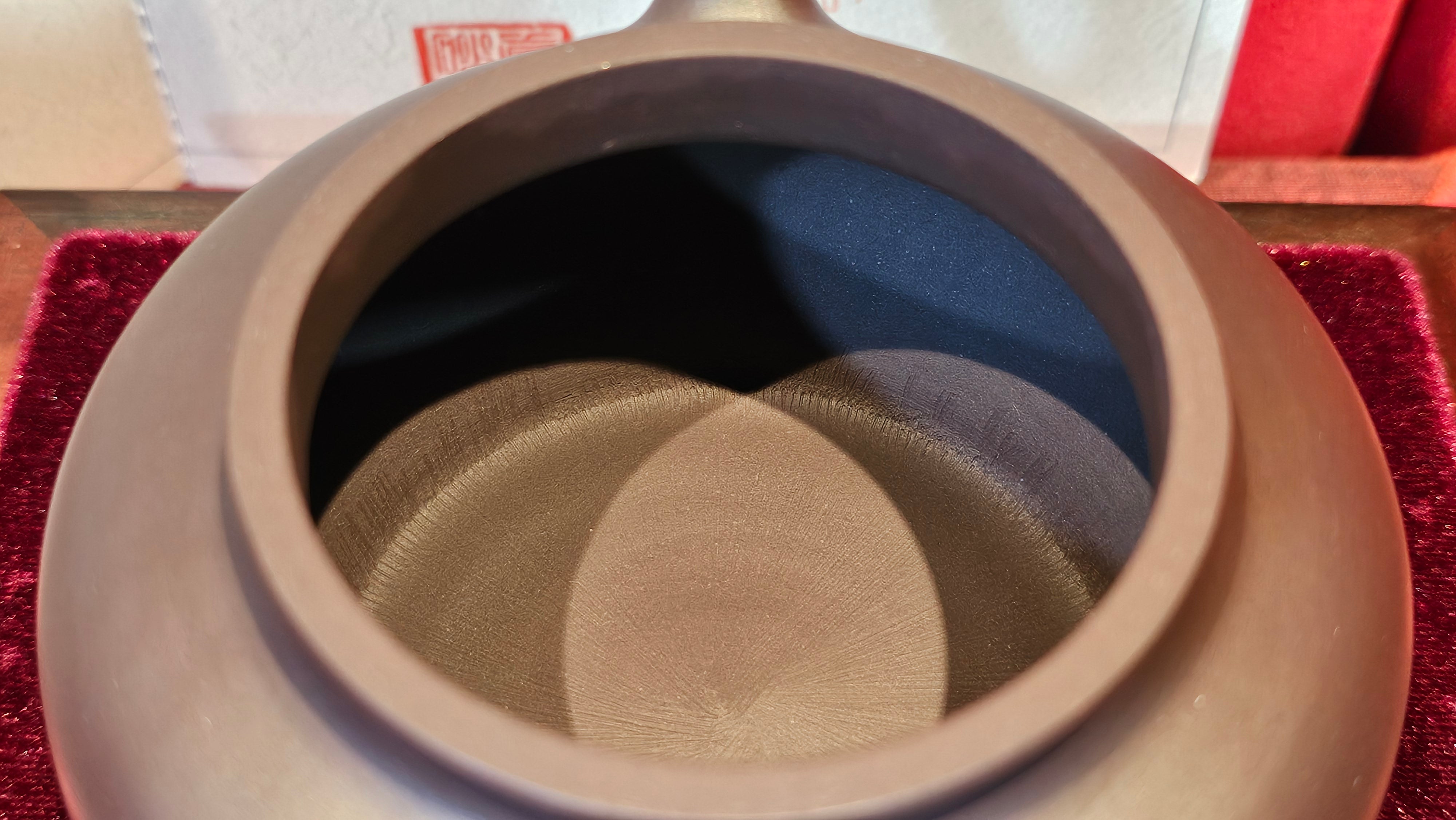 《高耀日》"Gao Yao Ri", 240.9ml, Gao Wen Zi Ni 高温紫泥 ~ Crafted by L3A Consummate Master Artist Li Yan Ru 李艳如 ~!Congratulations to Ms J.C., 0421hrs 4th Oct 2025, Los Angeles, CA!