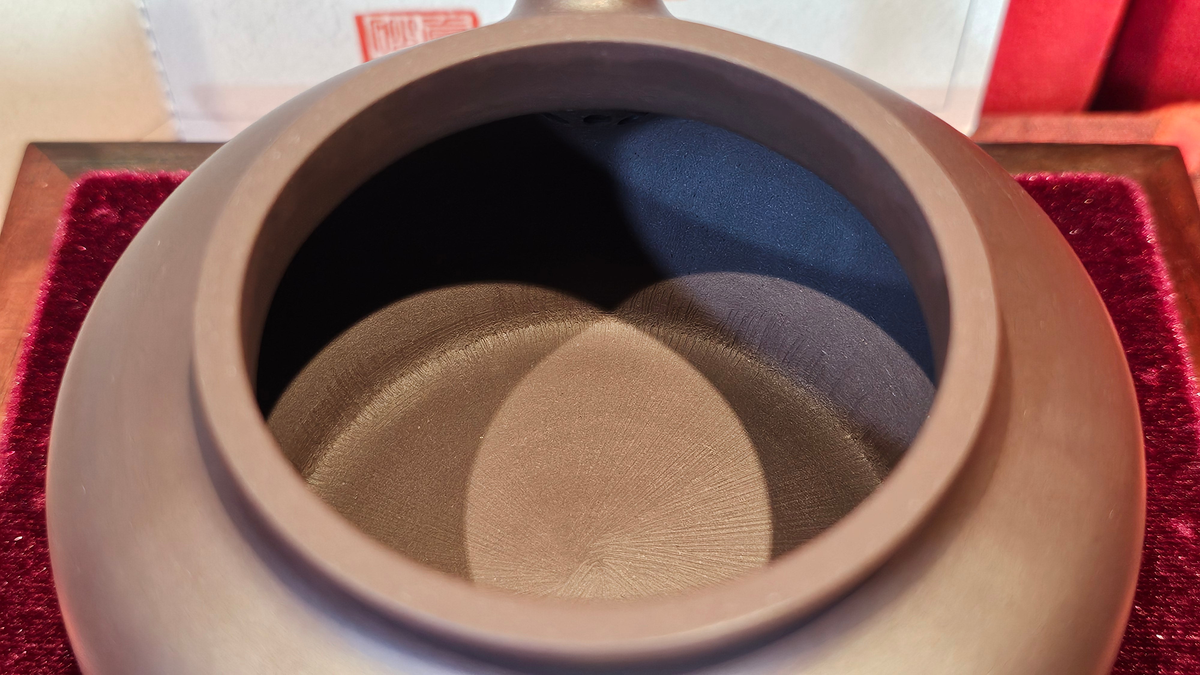 《高耀日》"Gao Yao Ri", 240.9ml, Gao Wen Zi Ni 高温紫泥 ~ Crafted by L3A Consummate Master Artist Li Yan Ru 李艳如 ~!Congratulations to Ms J.C., 0421hrs 4th Oct 2025, Los Angeles, CA!