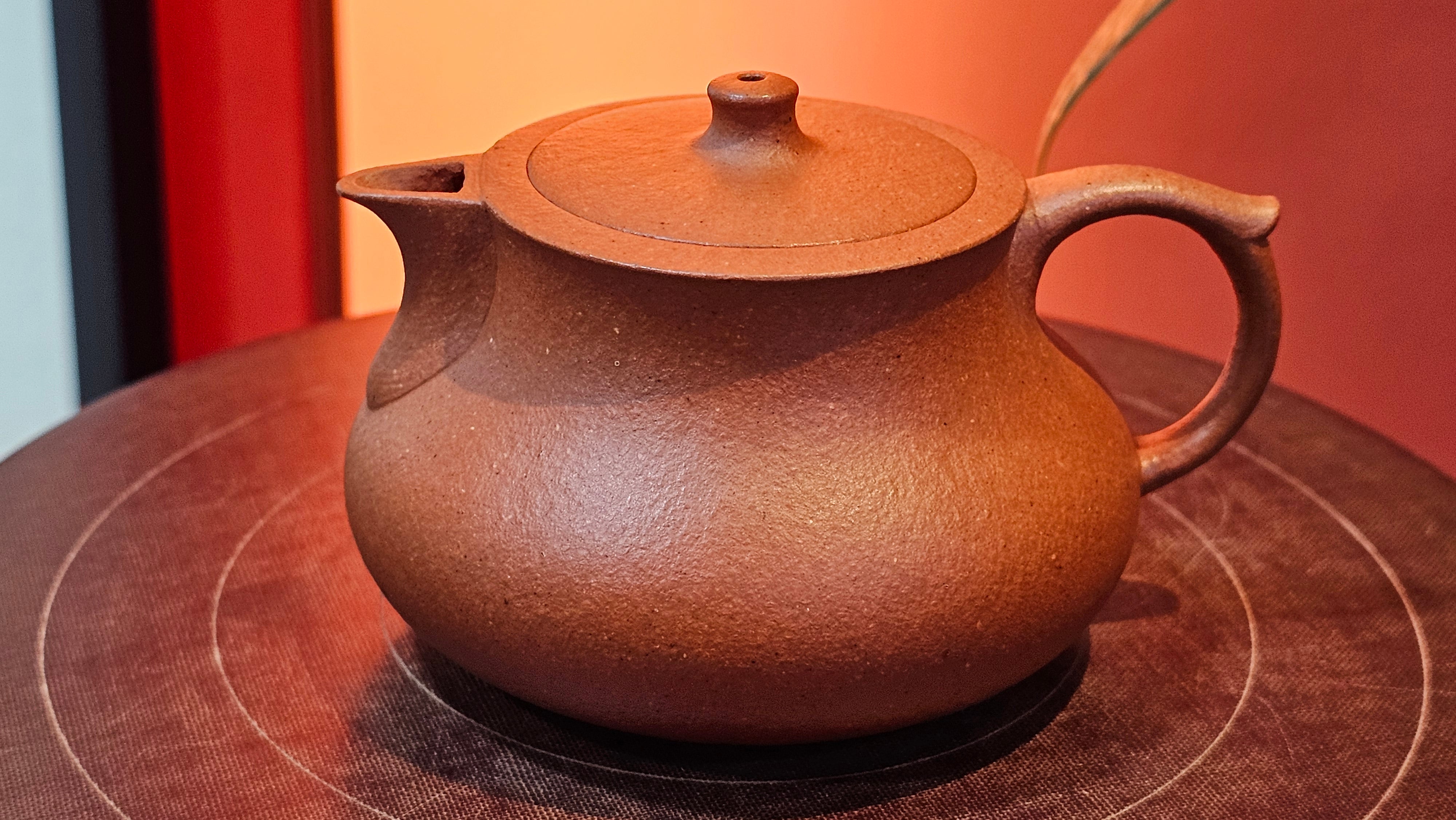 Le Rong 乐荣, 121.2ml, rare Zhu Sha 朱砂 (highest granularity form of ZhuNi), by Craftsman Gu Xiao Ming 顾小明 ~!Congratulations to Mr E.W.! 1237hrs 7th Oct 2025, Berkeley, CA!