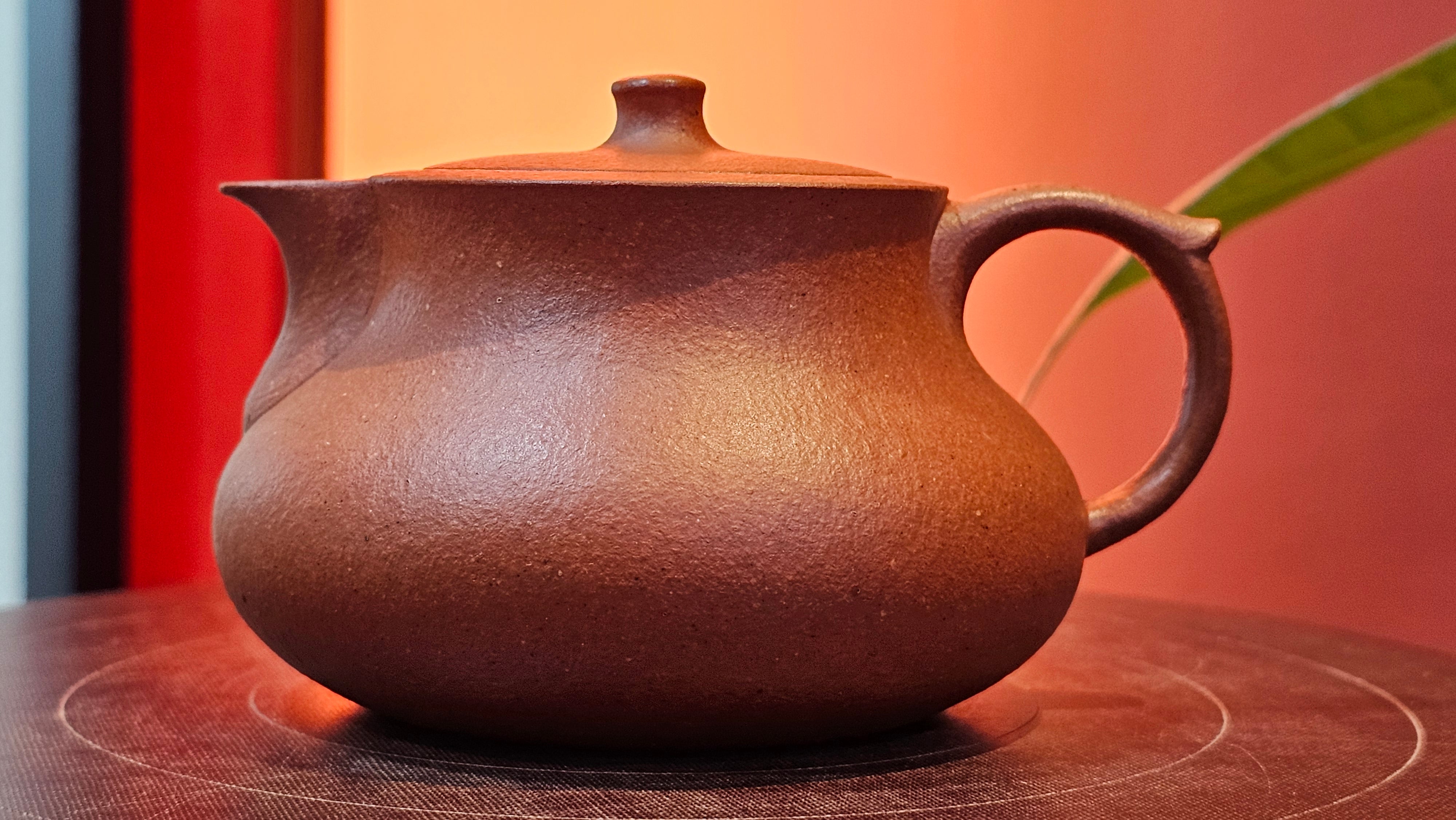 Le Rong 乐荣, 121.2ml, rare Zhu Sha 朱砂 (highest granularity form of ZhuNi), by Craftsman Gu Xiao Ming 顾小明 ~!Congratulations to Mr E.W.! 1237hrs 7th Oct 2025, Berkeley, CA!