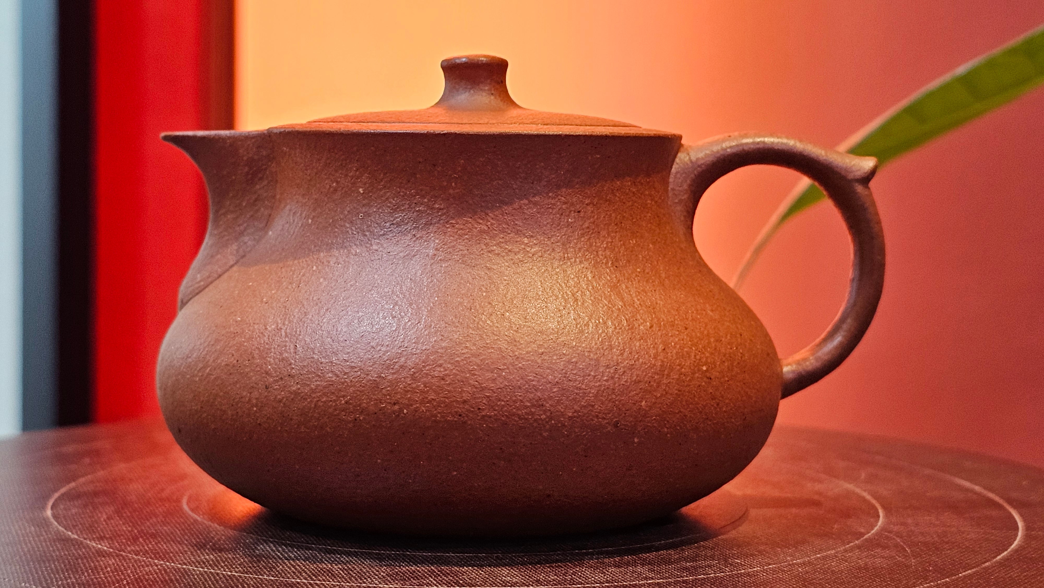 Le Rong 乐荣, 121.2ml, rare Zhu Sha 朱砂 (highest granularity form of ZhuNi), by Craftsman Gu Xiao Ming 顾小明 ~!Congratulations to Mr E.W.! 1237hrs 7th Oct 2025, Berkeley, CA!