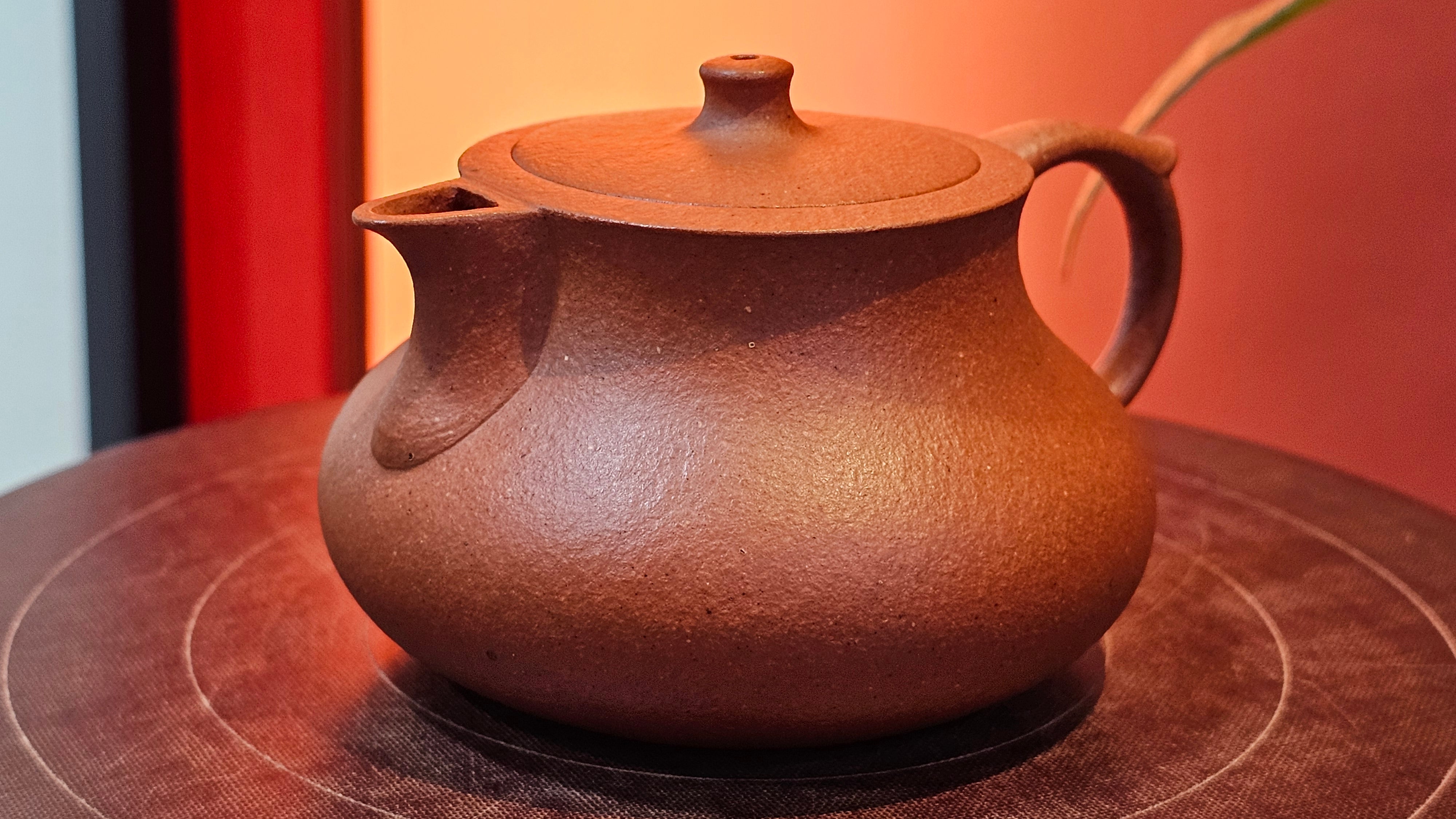 Le Rong 乐荣, 121.2ml, rare Zhu Sha 朱砂 (highest granularity form of ZhuNi), by Craftsman Gu Xiao Ming 顾小明 ~!Congratulations to Mr E.W.! 1237hrs 7th Oct 2025, Berkeley, CA!