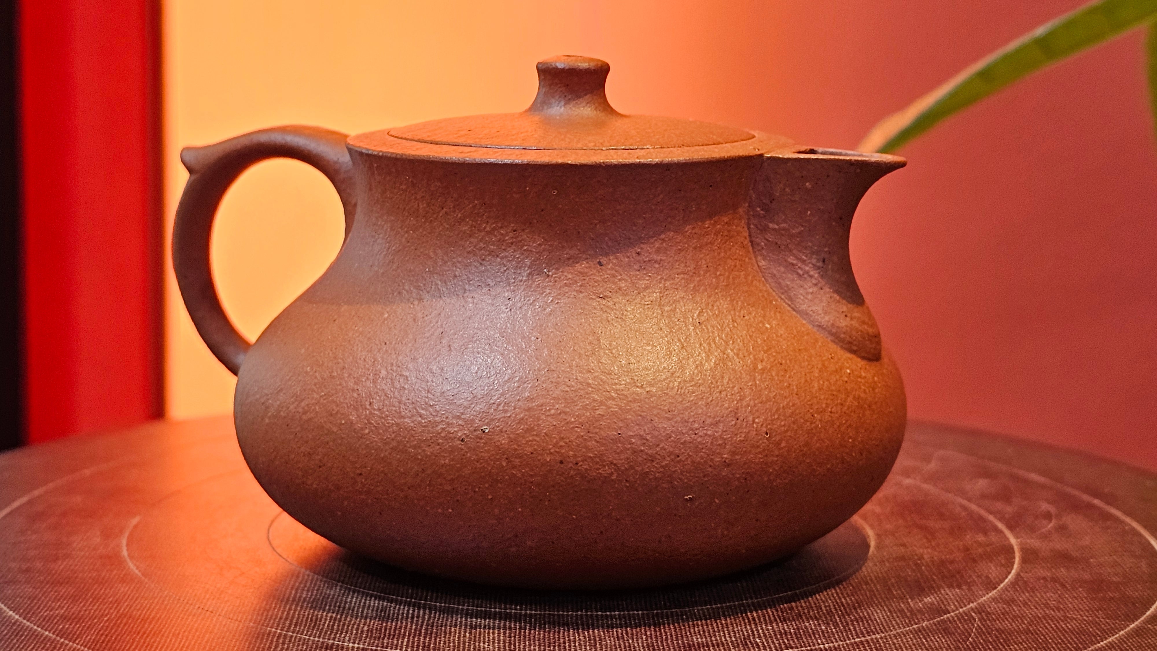 Le Rong 乐荣, 121.2ml, rare Zhu Sha 朱砂 (highest granularity form of ZhuNi), by Craftsman Gu Xiao Ming 顾小明 ~!Congratulations to Mr E.W.! 1237hrs 7th Oct 2025, Berkeley, CA!