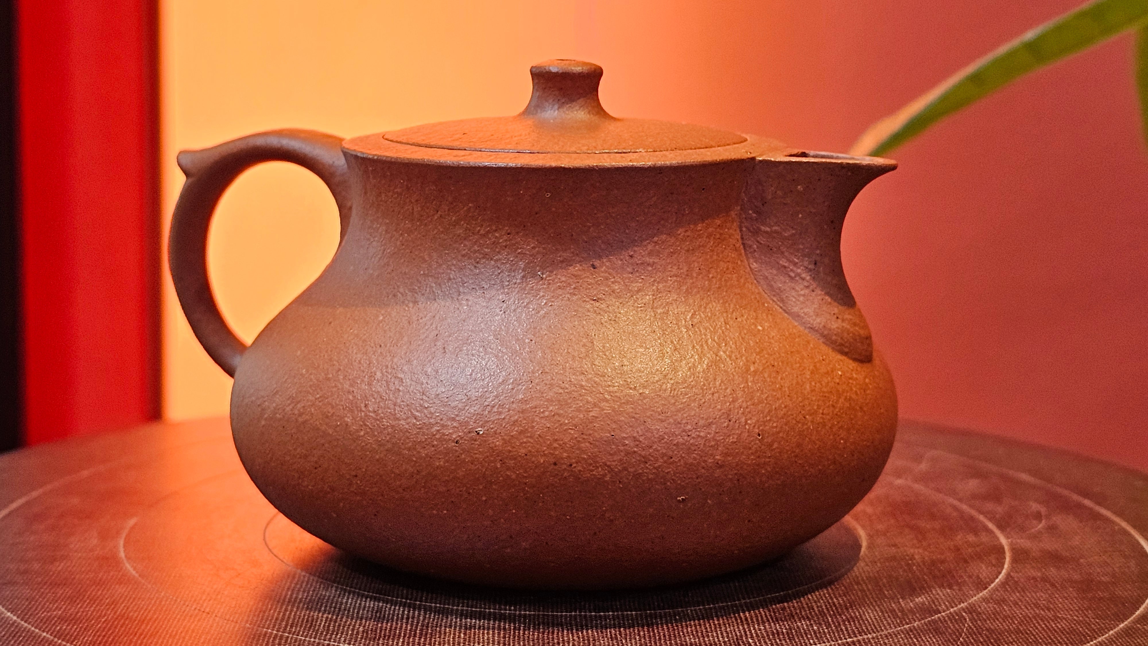 Le Rong 乐荣, 121.2ml, rare Zhu Sha 朱砂 (highest granularity form of ZhuNi), by Craftsman Gu Xiao Ming 顾小明 ~!Congratulations to Mr E.W.! 1237hrs 7th Oct 2025, Berkeley, CA!