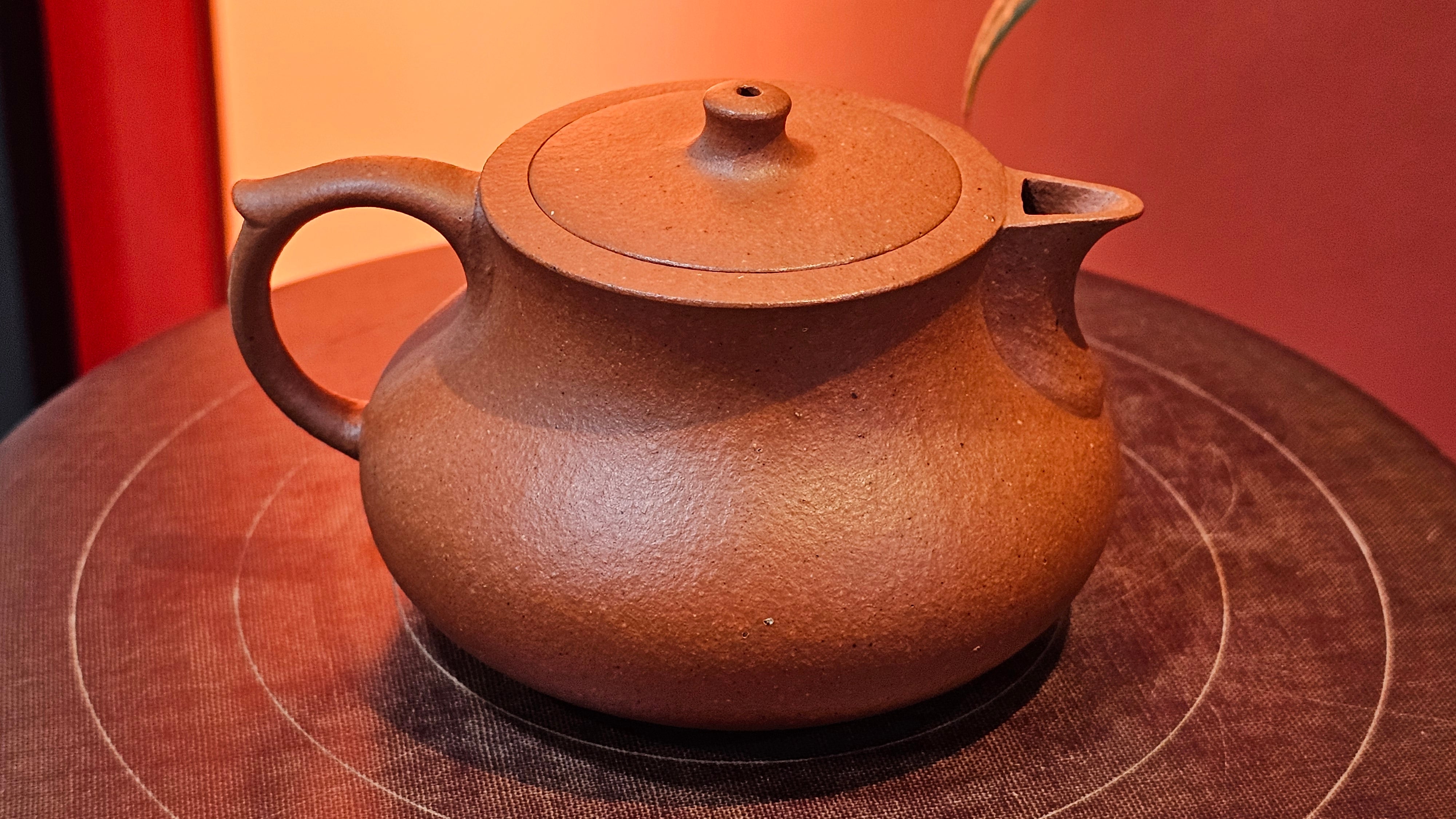 Le Rong 乐荣, 121.2ml, rare Zhu Sha 朱砂 (highest granularity form of ZhuNi), by Craftsman Gu Xiao Ming 顾小明 ~!Congratulations to Mr E.W.! 1237hrs 7th Oct 2025, Berkeley, CA!