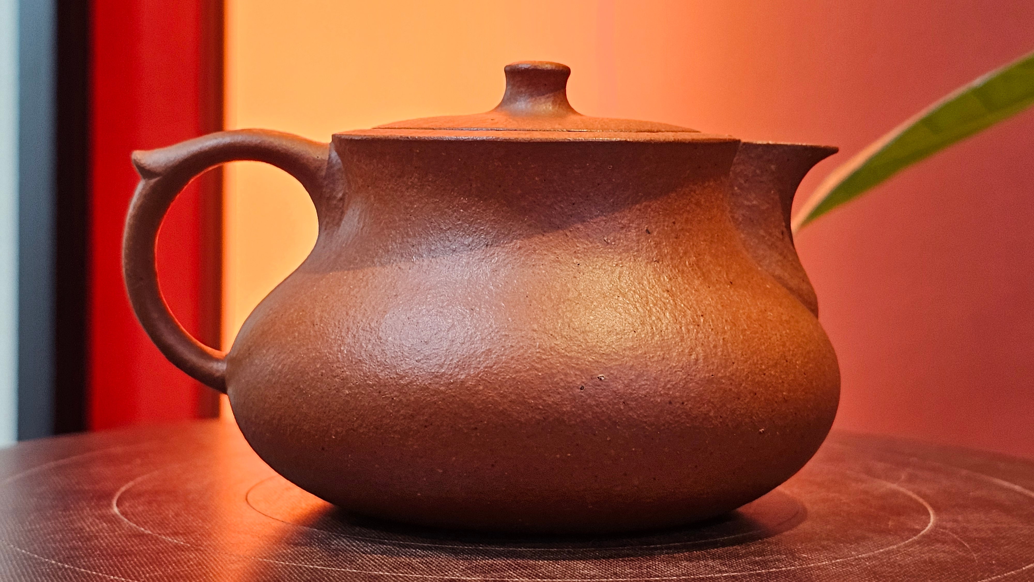 Le Rong 乐荣, 121.2ml, rare Zhu Sha 朱砂 (highest granularity form of ZhuNi), by Craftsman Gu Xiao Ming 顾小明 ~!Congratulations to Mr E.W.! 1237hrs 7th Oct 2025, Berkeley, CA!