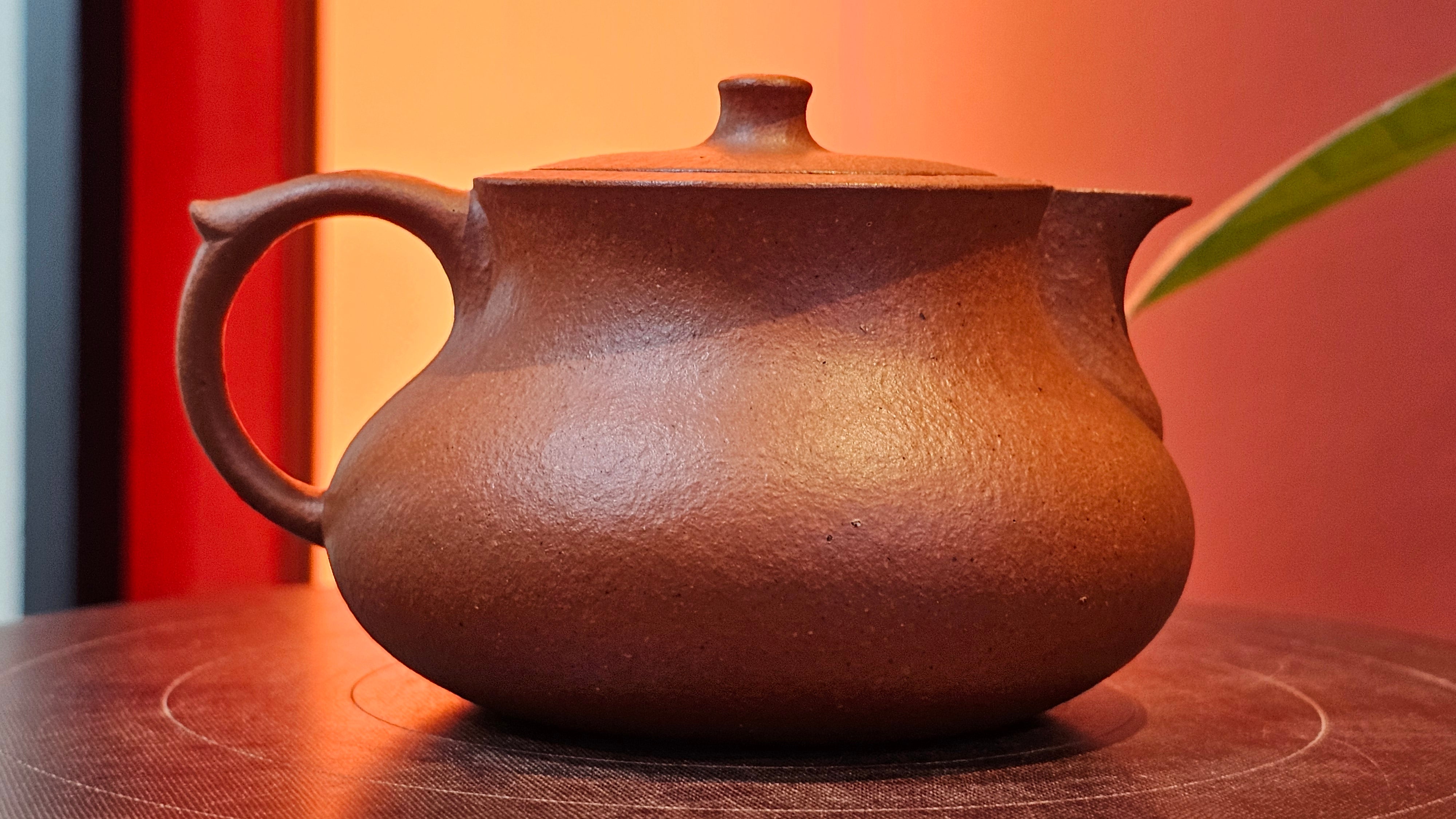 Le Rong 乐荣, 121.2ml, rare Zhu Sha 朱砂 (highest granularity form of ZhuNi), by Craftsman Gu Xiao Ming 顾小明 ~!Congratulations to Mr E.W.! 1237hrs 7th Oct 2025, Berkeley, CA!