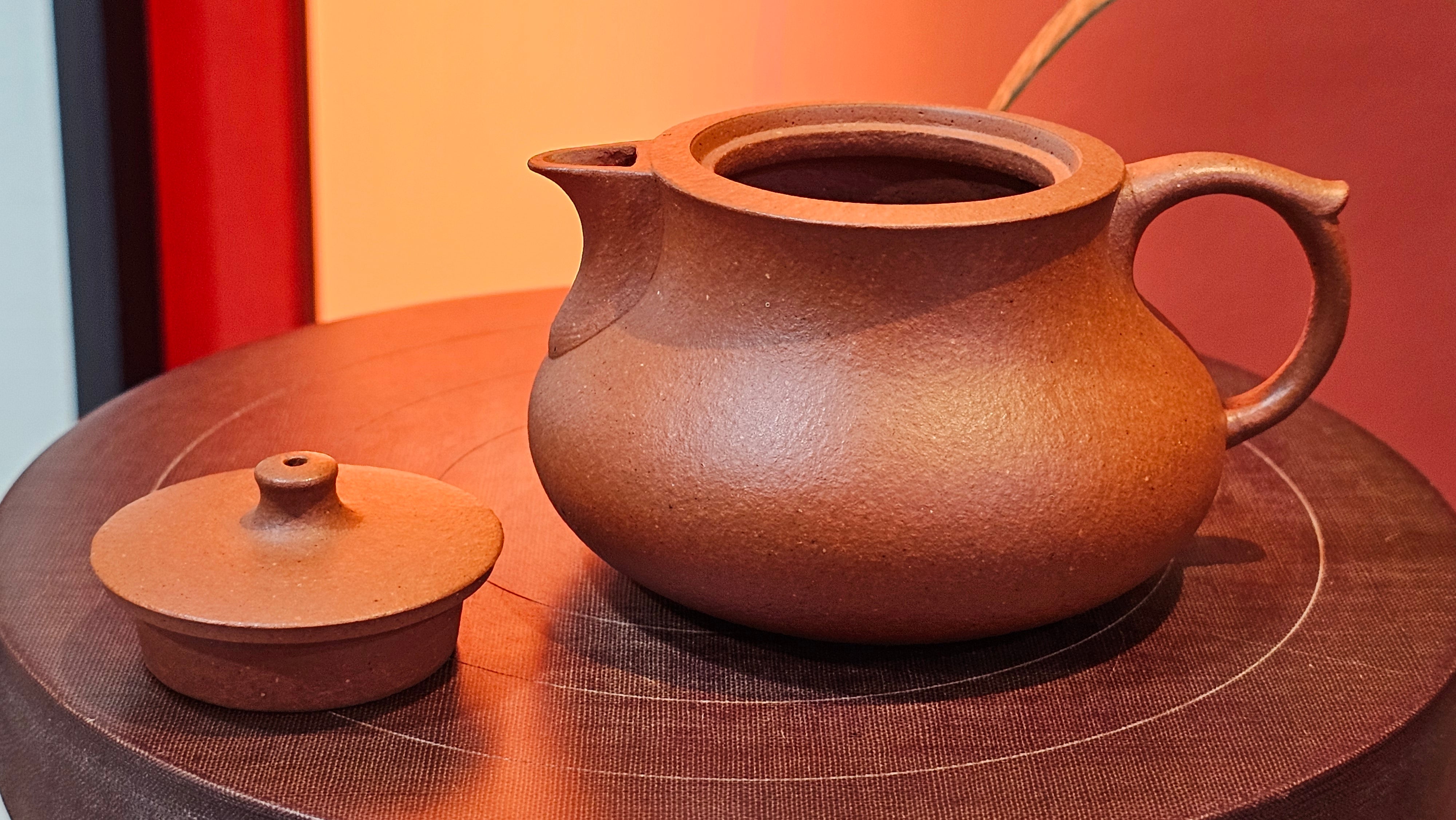 Le Rong 乐荣, 121.2ml, rare Zhu Sha 朱砂 (highest granularity form of ZhuNi), by Craftsman Gu Xiao Ming 顾小明 ~!Congratulations to Mr E.W.! 1237hrs 7th Oct 2025, Berkeley, CA!