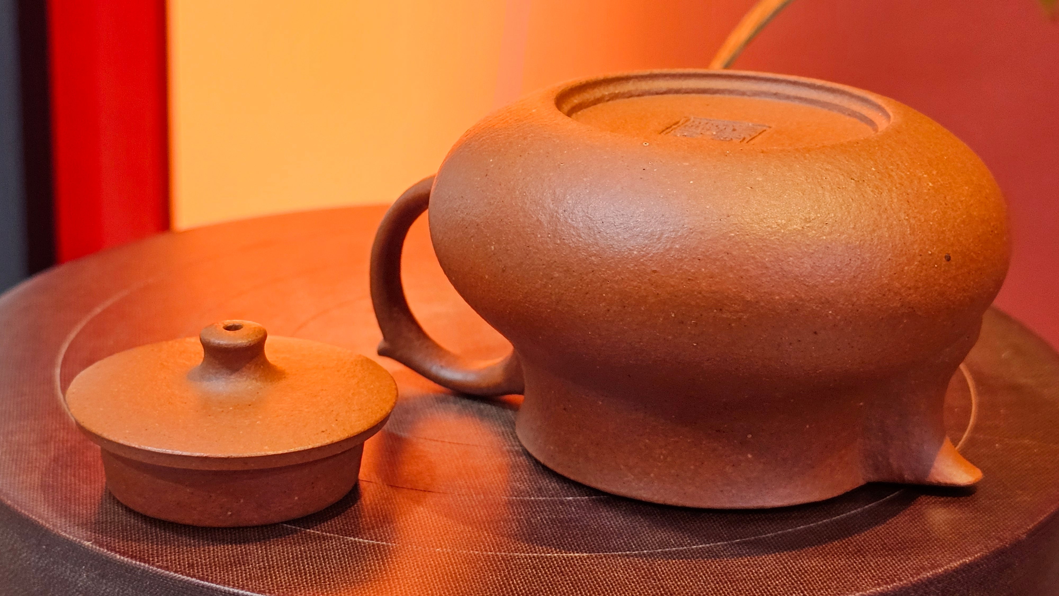 Le Rong 乐荣, 121.2ml, rare Zhu Sha 朱砂 (highest granularity form of ZhuNi), by Craftsman Gu Xiao Ming 顾小明 ~!Congratulations to Mr E.W.! 1237hrs 7th Oct 2025, Berkeley, CA!