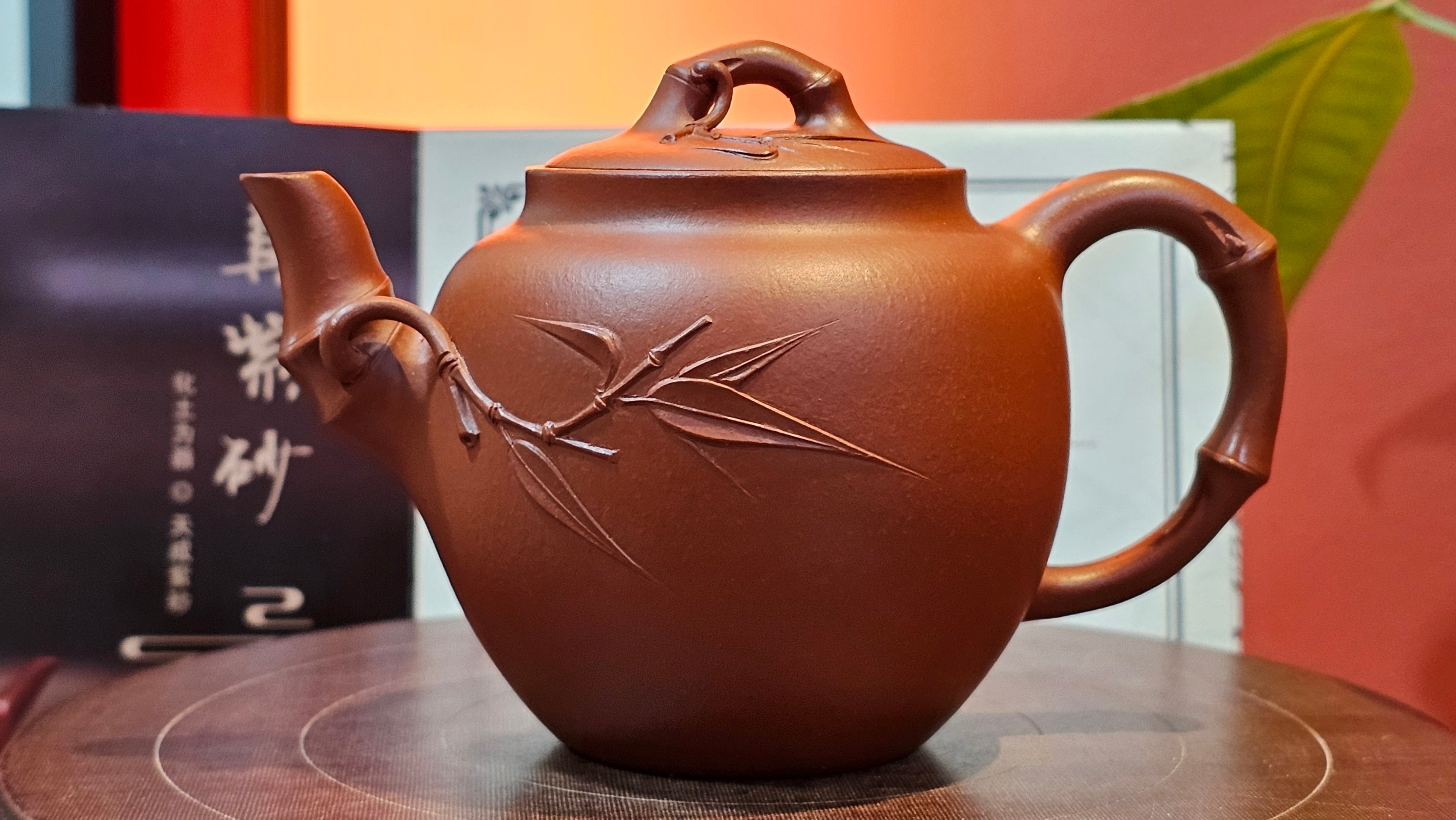 《高风亮节》"Gao Feng Liang Jie",  221.1ml, Ornate 花器! ~ Xiao Mei Yao Zhu Ni 小煤窑朱泥,  by Craftsman Shi Yun 石芸 ~ Congratulations!to Mr J.D.! 2213hrs 8th Oct 2025, Castle Pines! CO!