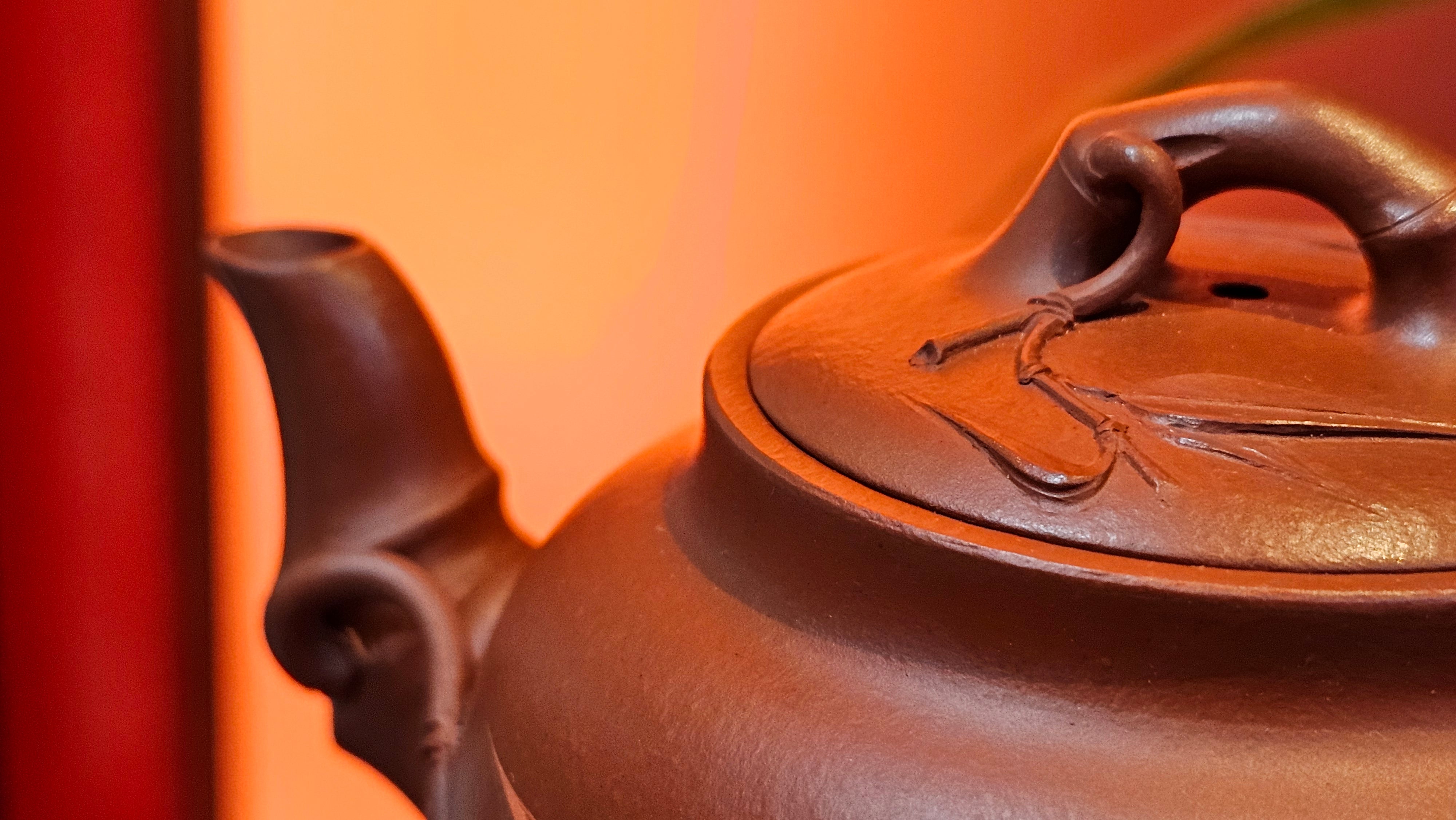 《高风亮节》"Gao Feng Liang Jie",  221.1ml, Ornate 花器! ~ Xiao Mei Yao Zhu Ni 小煤窑朱泥,  by Craftsman Shi Yun 石芸 ~ Congratulations!to Mr J.D.! 2213hrs 8th Oct 2025, Castle Pines! CO!