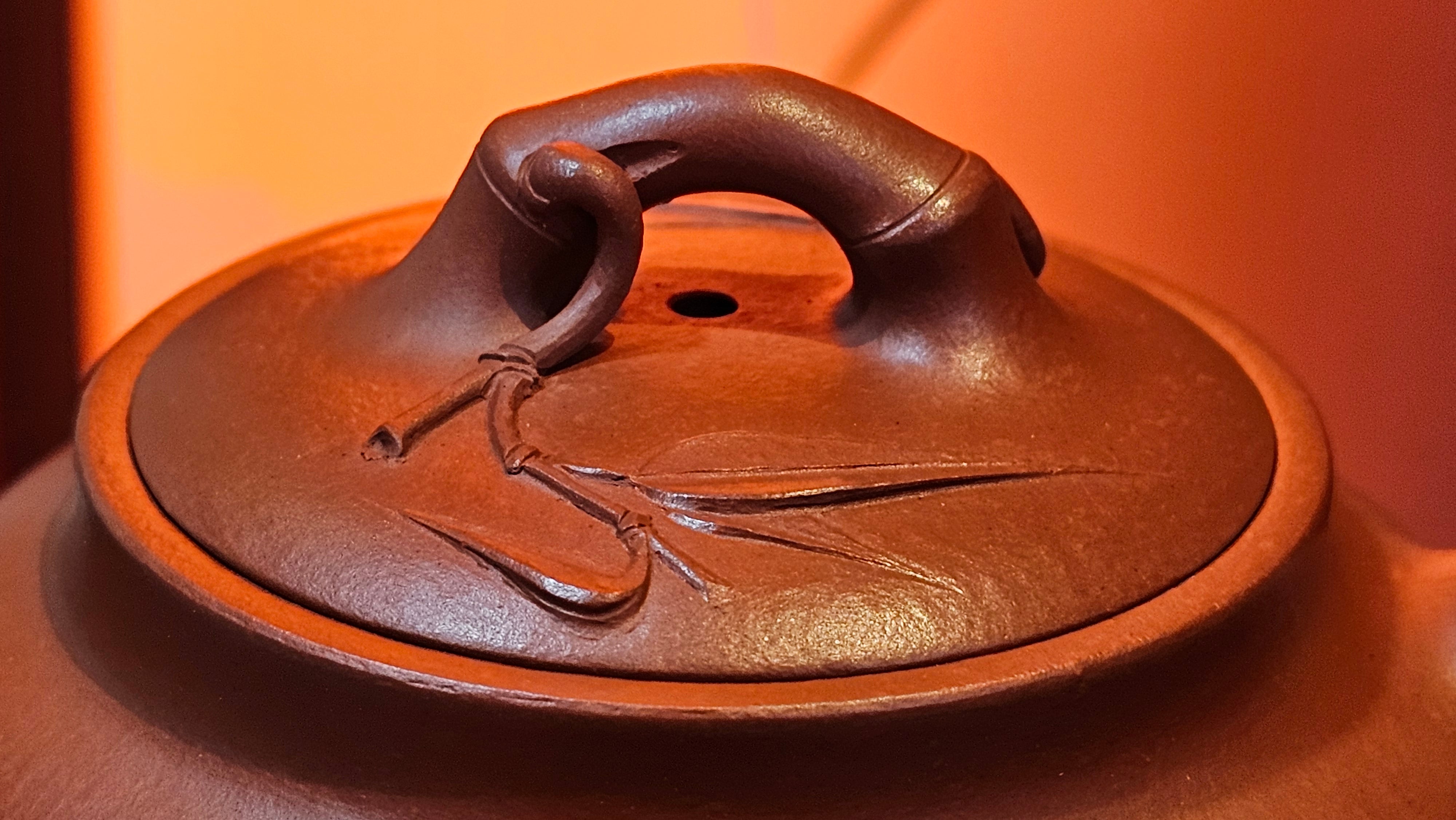 《高风亮节》"Gao Feng Liang Jie",  221.1ml, Ornate 花器! ~ Xiao Mei Yao Zhu Ni 小煤窑朱泥,  by Craftsman Shi Yun 石芸 ~ Congratulations!to Mr J.D.! 2213hrs 8th Oct 2025, Castle Pines! CO!