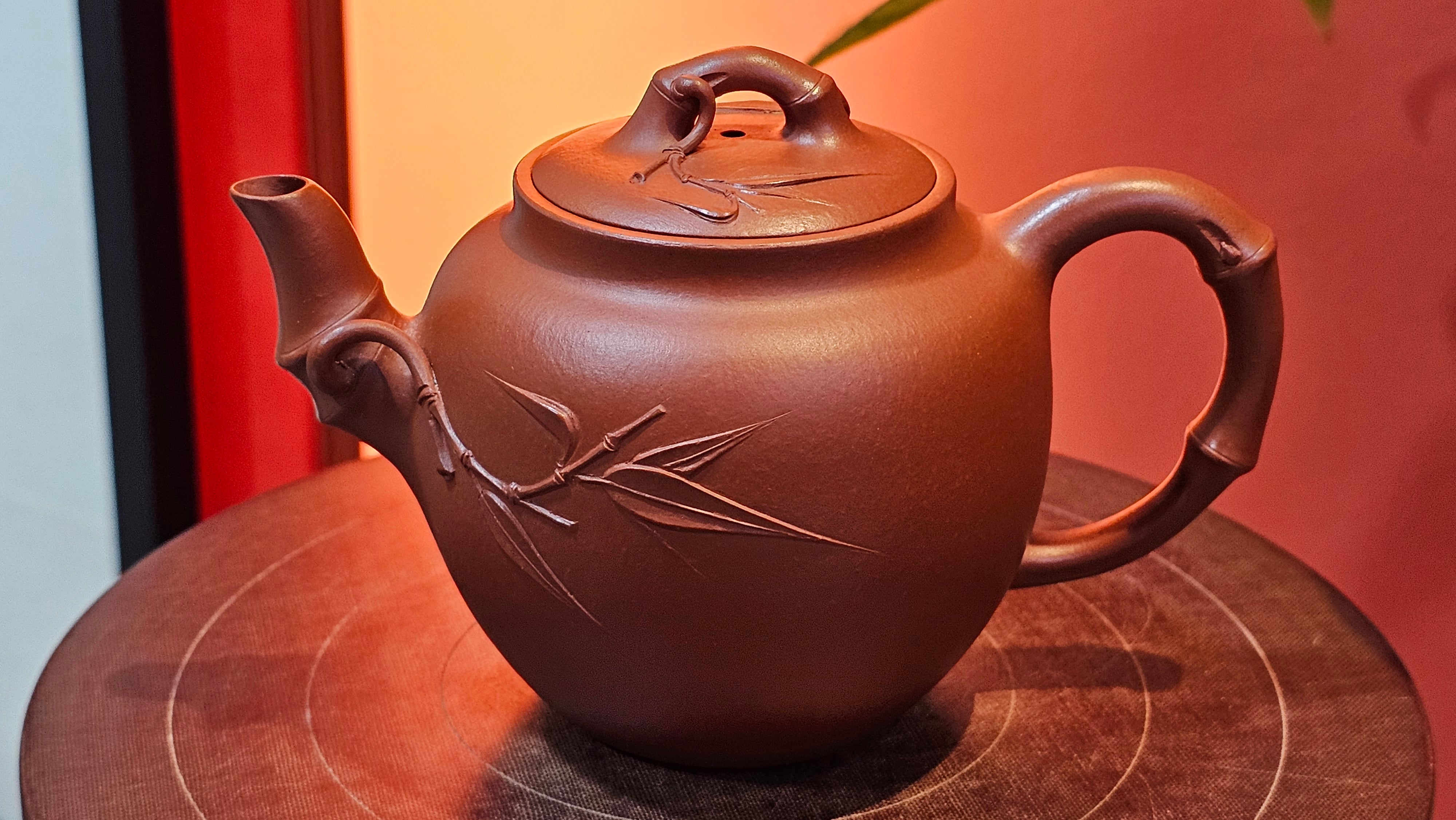 《高风亮节》"Gao Feng Liang Jie",  221.1ml, Ornate 花器! ~ Xiao Mei Yao Zhu Ni 小煤窑朱泥,  by Craftsman Shi Yun 石芸 ~ Congratulations!to Mr J.D.! 2213hrs 8th Oct 2025, Castle Pines! CO!