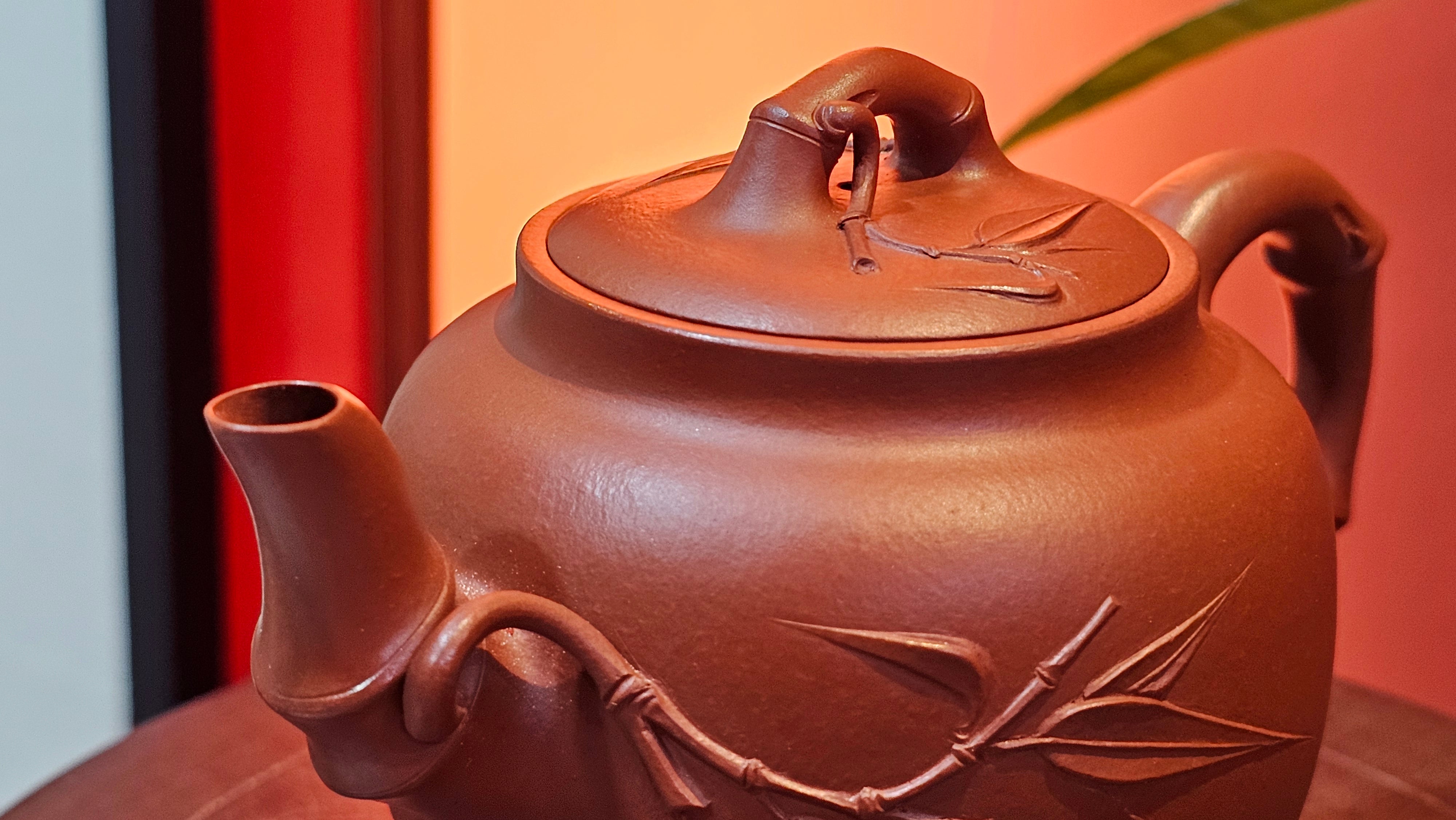 《高风亮节》"Gao Feng Liang Jie",  221.1ml, Ornate 花器! ~ Xiao Mei Yao Zhu Ni 小煤窑朱泥,  by Craftsman Shi Yun 石芸 ~ Congratulations!to Mr J.D.! 2213hrs 8th Oct 2025, Castle Pines! CO!