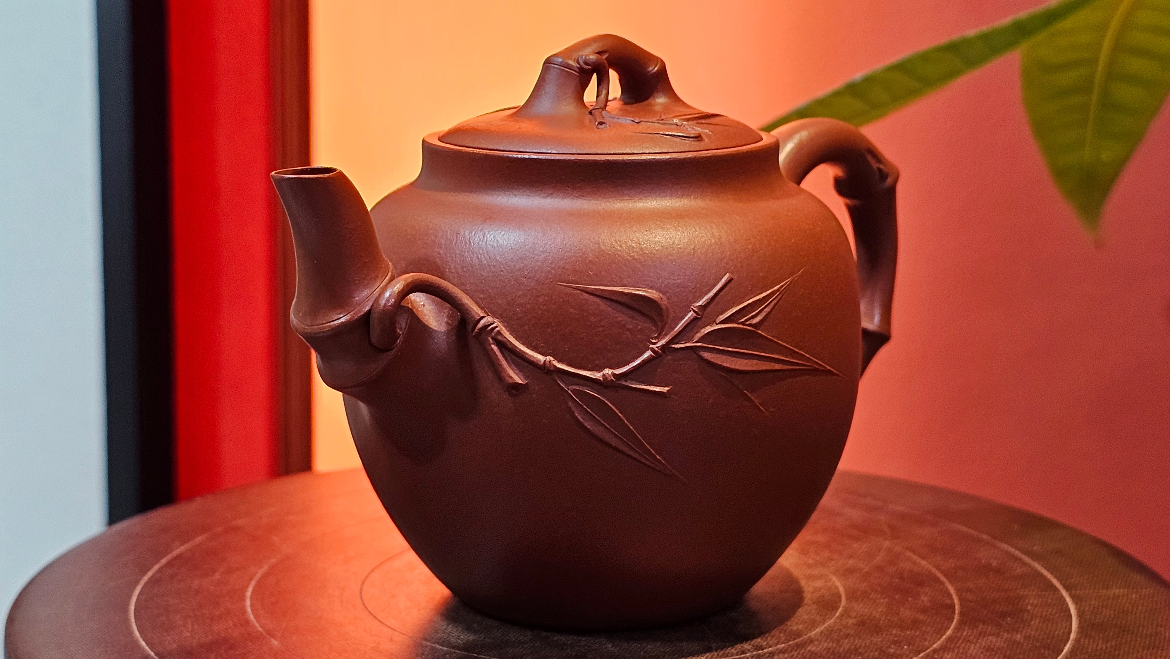 《高风亮节》"Gao Feng Liang Jie",  221.1ml, Ornate 花器! ~ Xiao Mei Yao Zhu Ni 小煤窑朱泥,  by Craftsman Shi Yun 石芸 ~ Congratulations!to Mr J.D.! 2213hrs 8th Oct 2025, Castle Pines! CO!