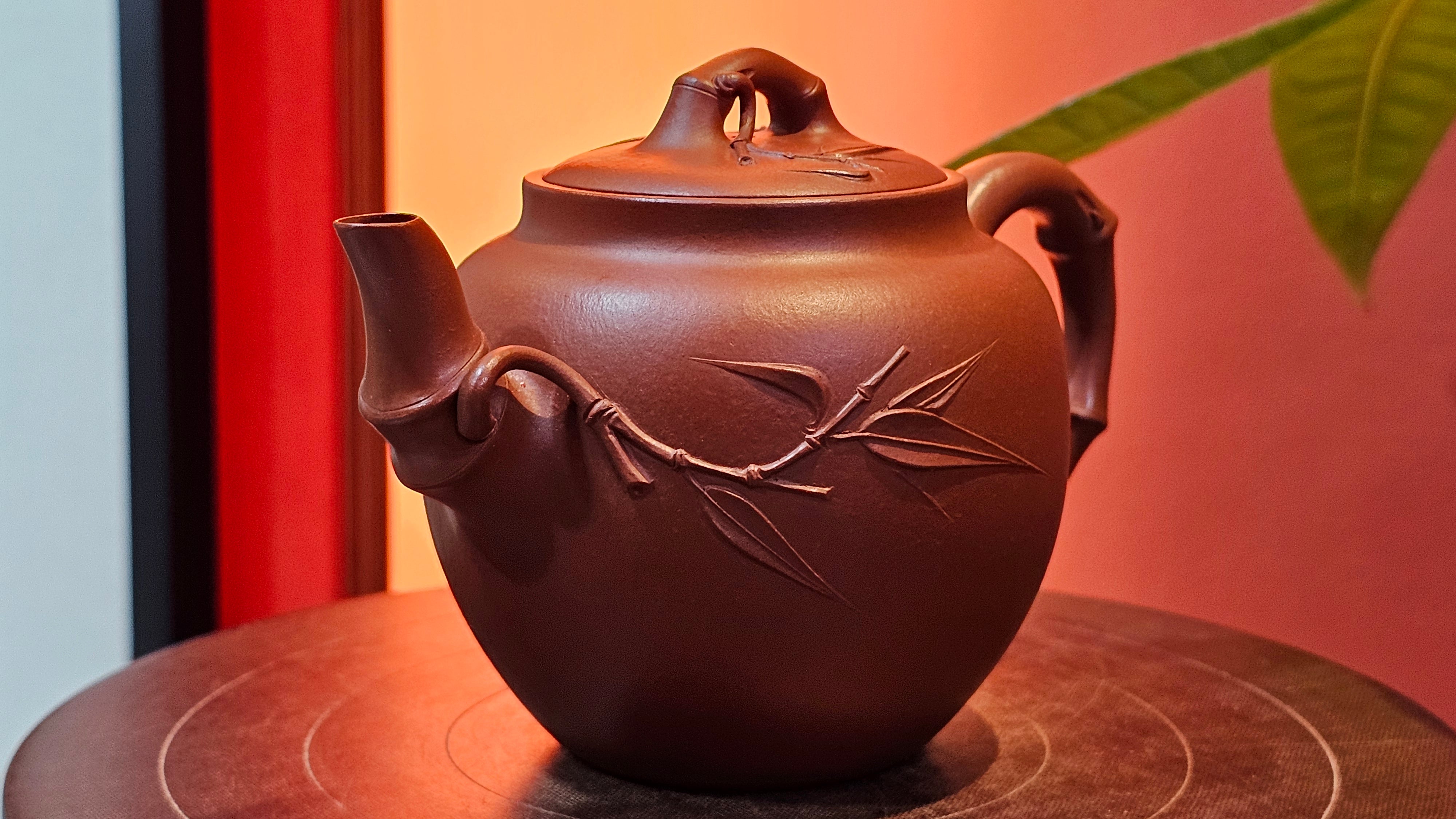 《高风亮节》"Gao Feng Liang Jie",  221.1ml, Ornate 花器! ~ Xiao Mei Yao Zhu Ni 小煤窑朱泥,  by Craftsman Shi Yun 石芸 ~ Congratulations!to Mr J.D.! 2213hrs 8th Oct 2025, Castle Pines! CO!