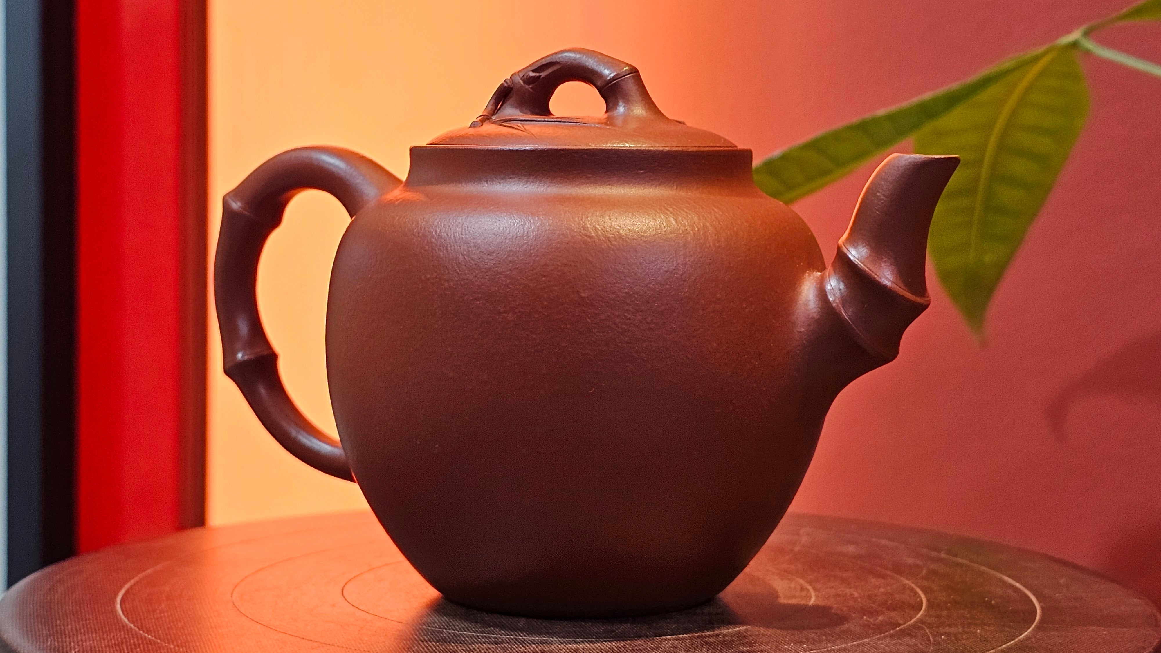 《高风亮节》"Gao Feng Liang Jie",  221.1ml, Ornate 花器! ~ Xiao Mei Yao Zhu Ni 小煤窑朱泥,  by Craftsman Shi Yun 石芸 ~ Congratulations!to Mr J.D.! 2213hrs 8th Oct 2025, Castle Pines! CO!