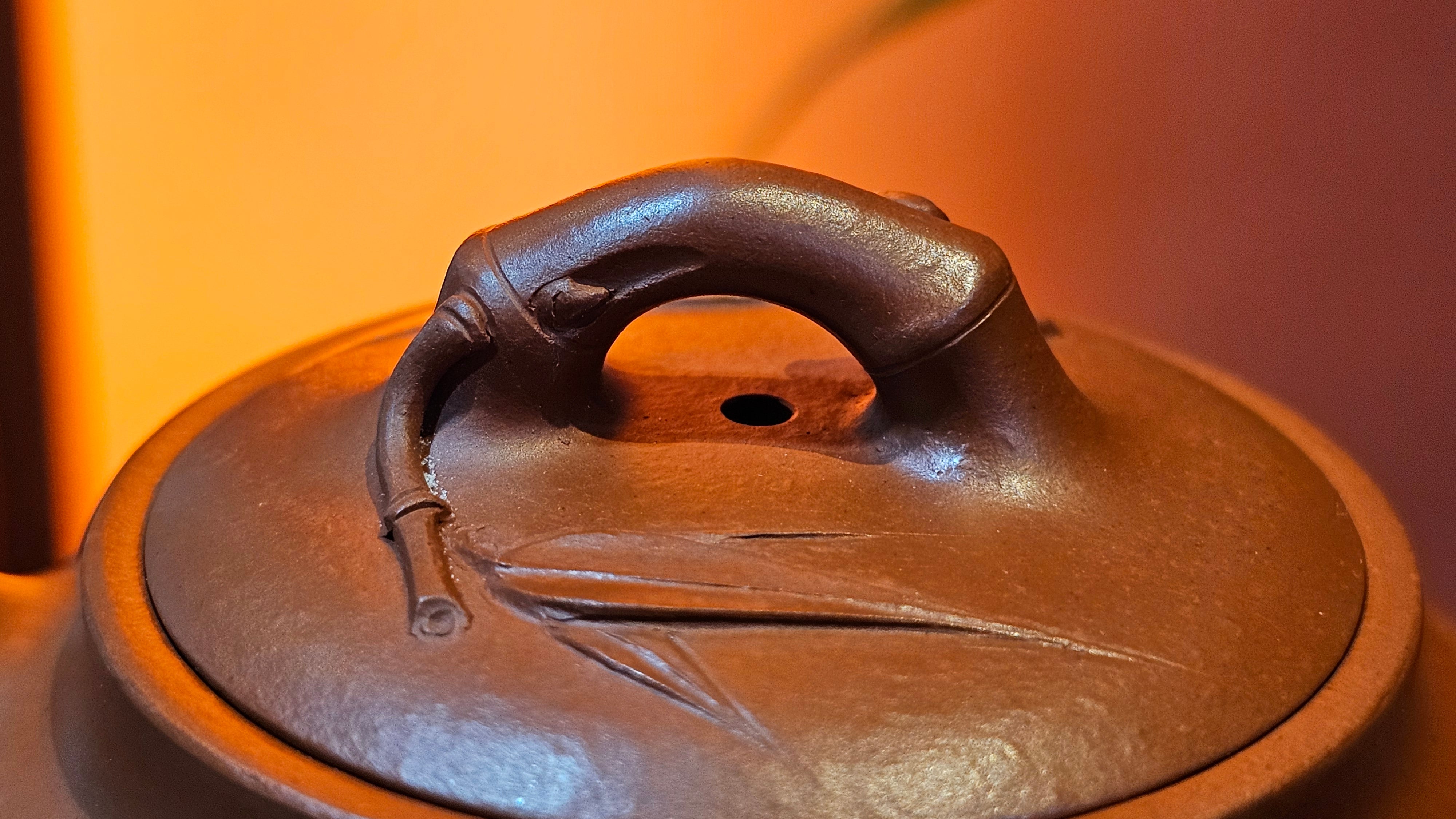 《高风亮节》"Gao Feng Liang Jie",  221.1ml, Ornate 花器! ~ Xiao Mei Yao Zhu Ni 小煤窑朱泥,  by Craftsman Shi Yun 石芸 ~ Congratulations!to Mr J.D.! 2213hrs 8th Oct 2025, Castle Pines! CO!