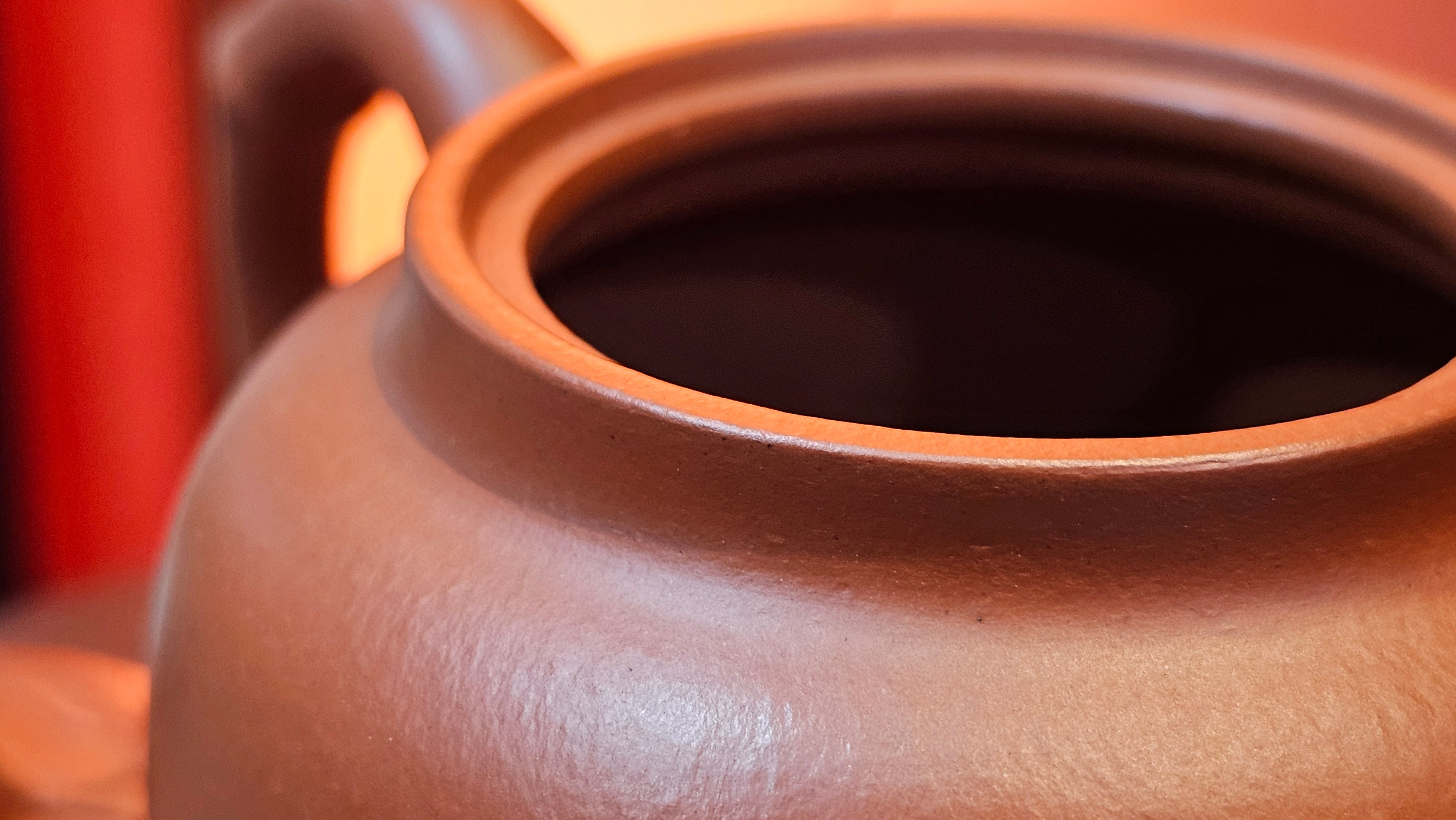 《高风亮节》"Gao Feng Liang Jie",  221.1ml, Ornate 花器! ~ Xiao Mei Yao Zhu Ni 小煤窑朱泥,  by Craftsman Shi Yun 石芸 ~ Congratulations!to Mr J.D.! 2213hrs 8th Oct 2025, Castle Pines! CO!