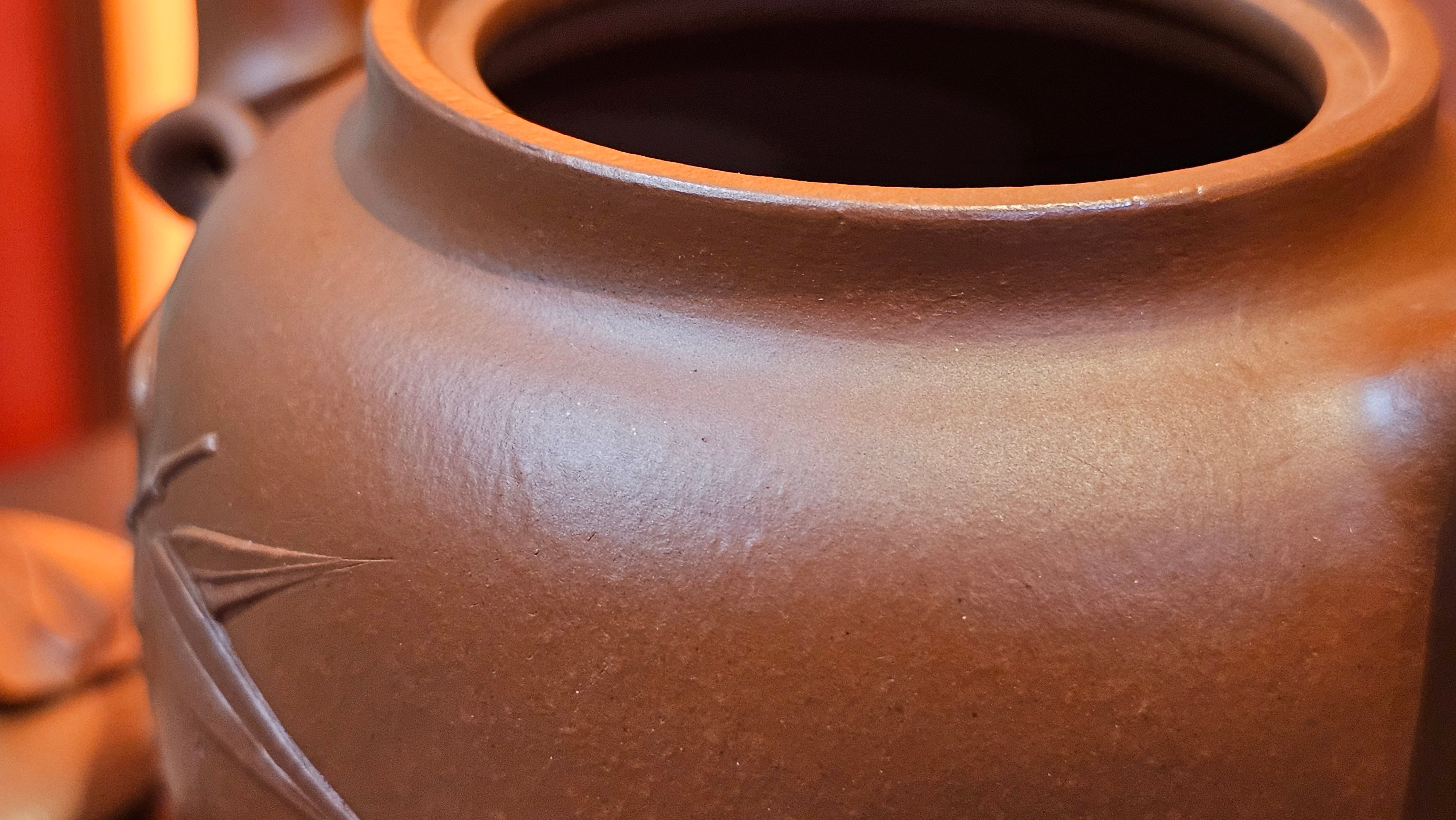 《高风亮节》"Gao Feng Liang Jie",  221.1ml, Ornate 花器! ~ Xiao Mei Yao Zhu Ni 小煤窑朱泥,  by Craftsman Shi Yun 石芸 ~ Congratulations!to Mr J.D.! 2213hrs 8th Oct 2025, Castle Pines! CO!